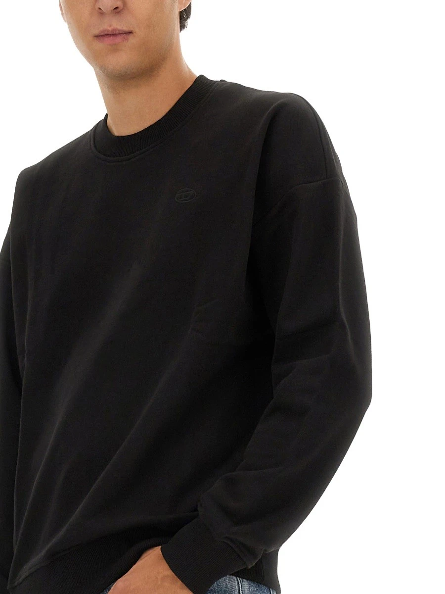 S-ROB-MEGOVAL-D SWEATSHIRT.webp