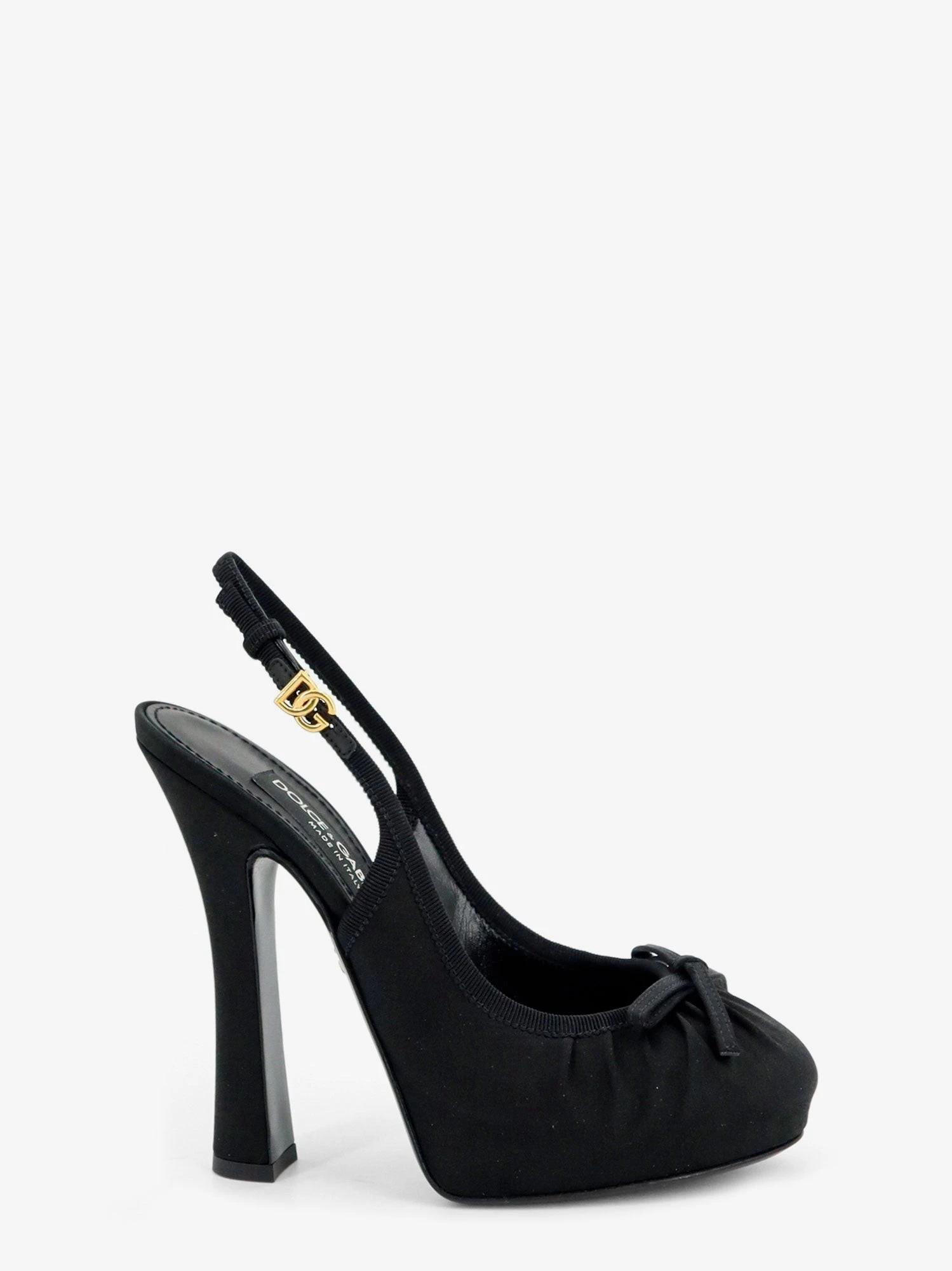 Satin décolleté.webp