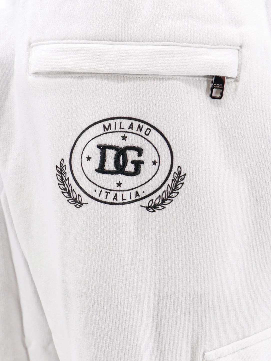 Cotton trousers with embroidered logo on the back.webp