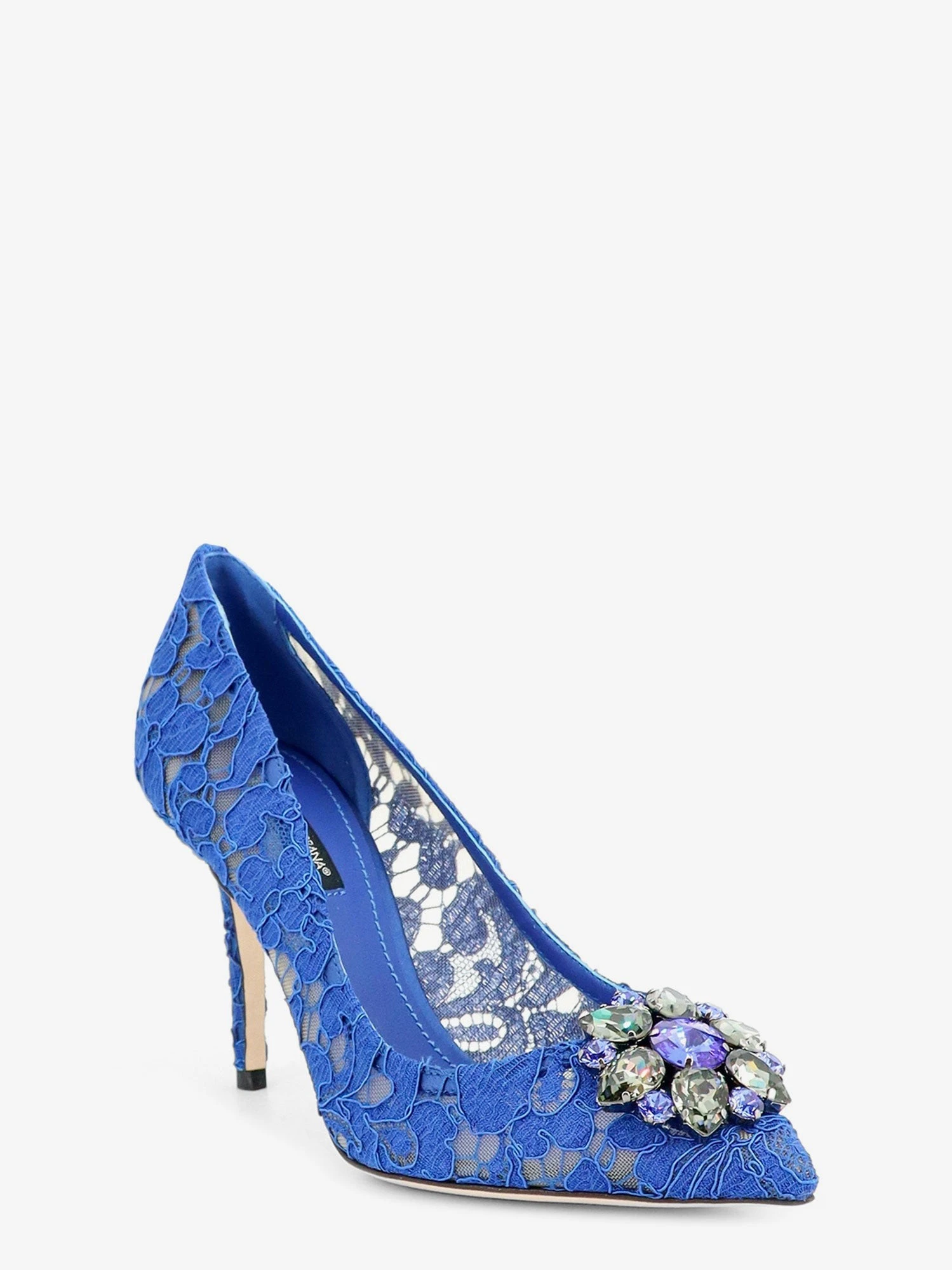 Bellucci lace décolleté.webp