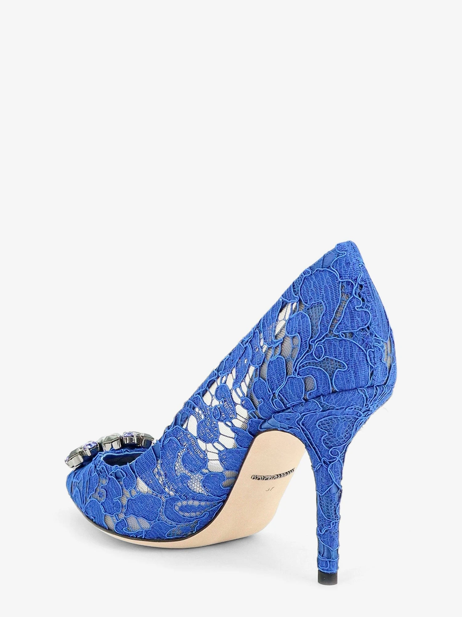 Bellucci lace décolleté.webp