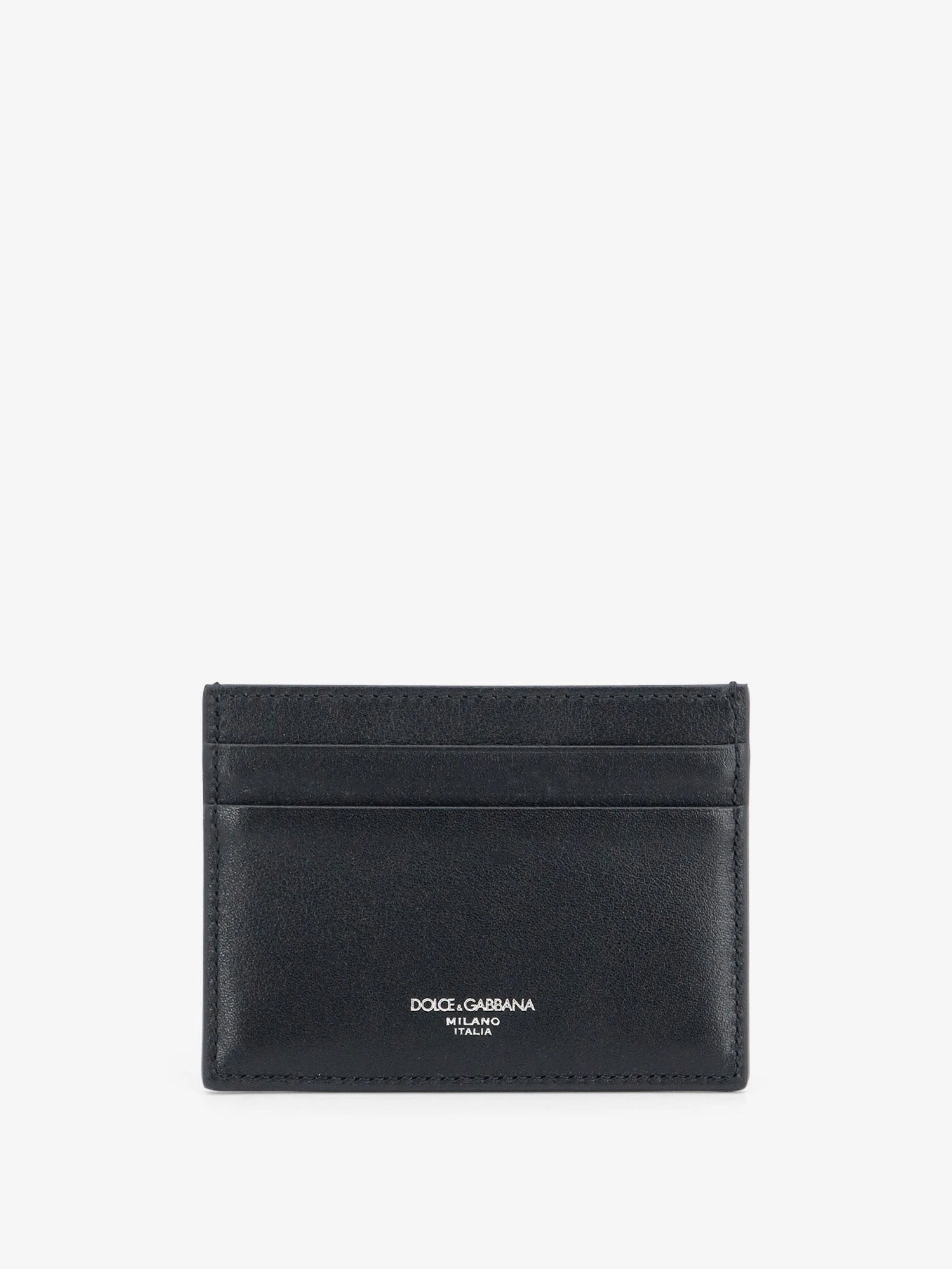 Leather card holder with woven pattern.webp