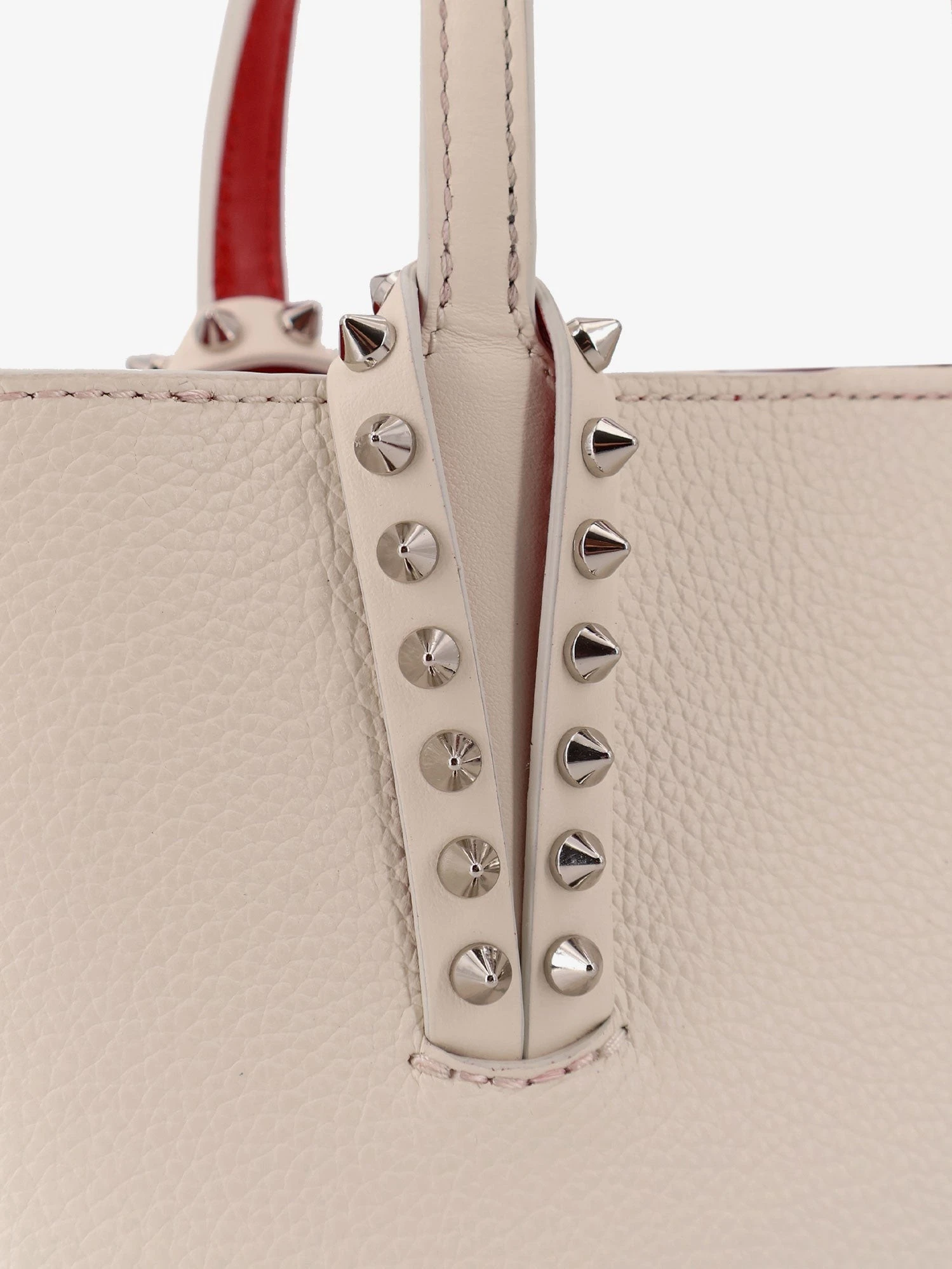 Cabata shoulder bag in hammered leather.webp