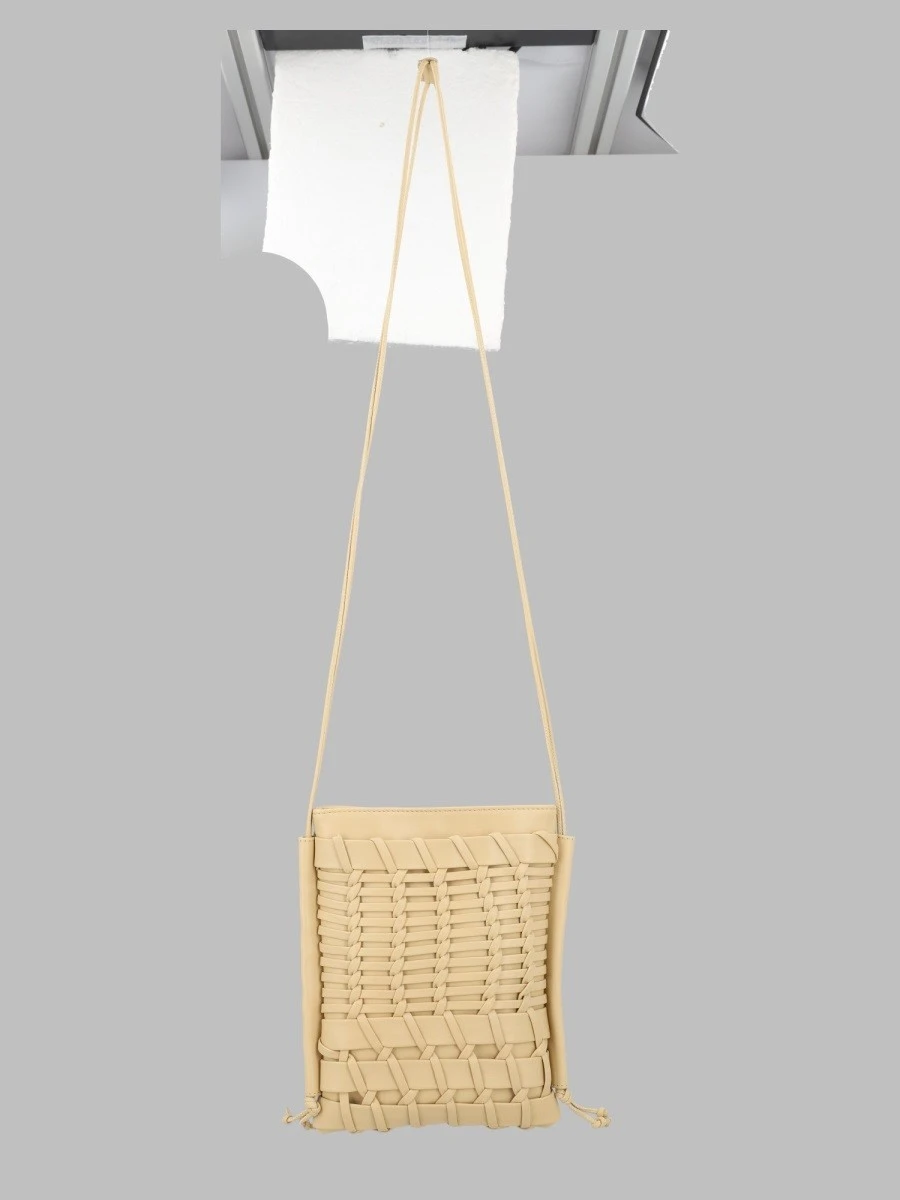 BORSA A TRACOLLA "TRENA" IN PELLE.webp