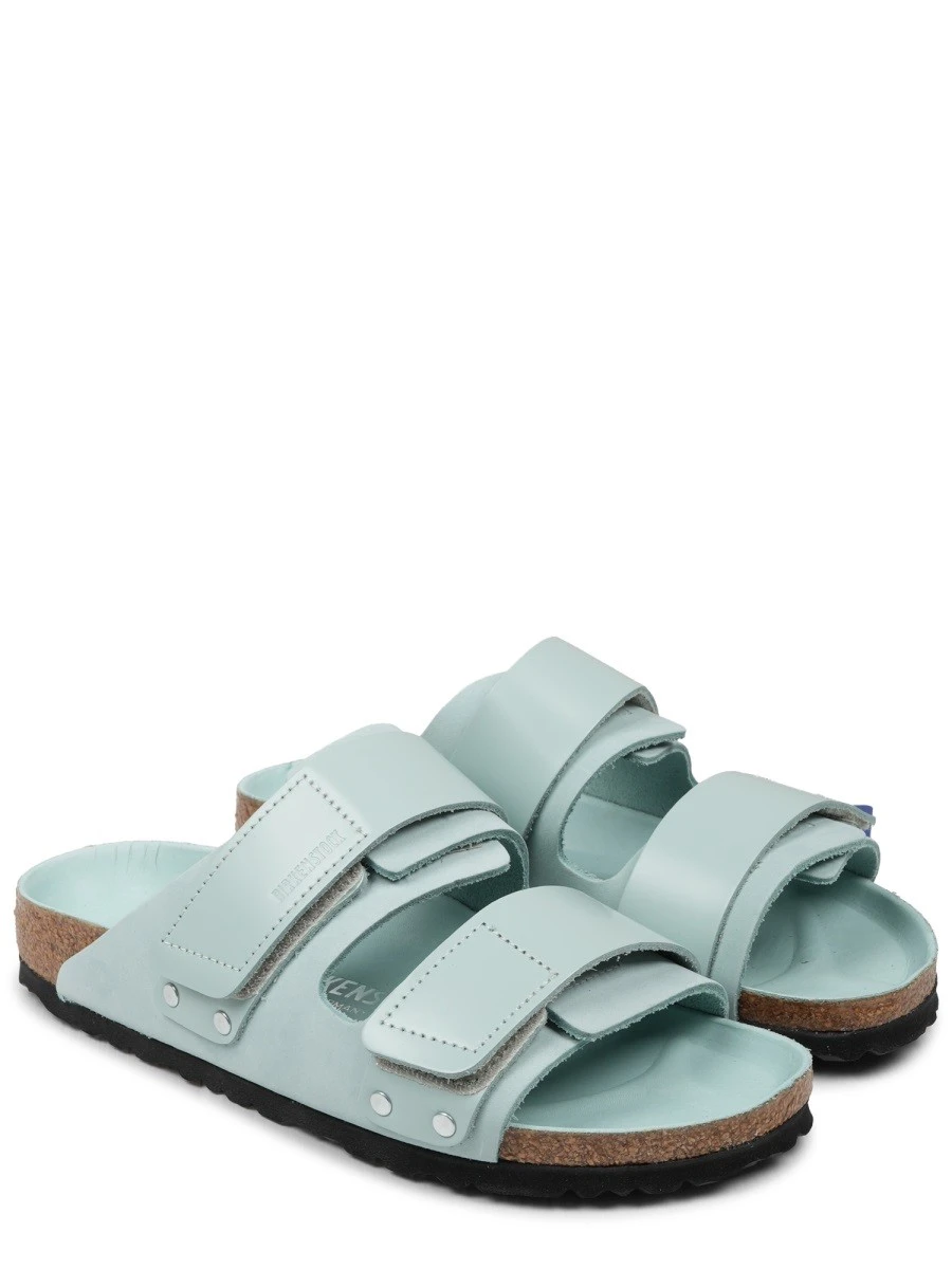 uji sandal.webp
