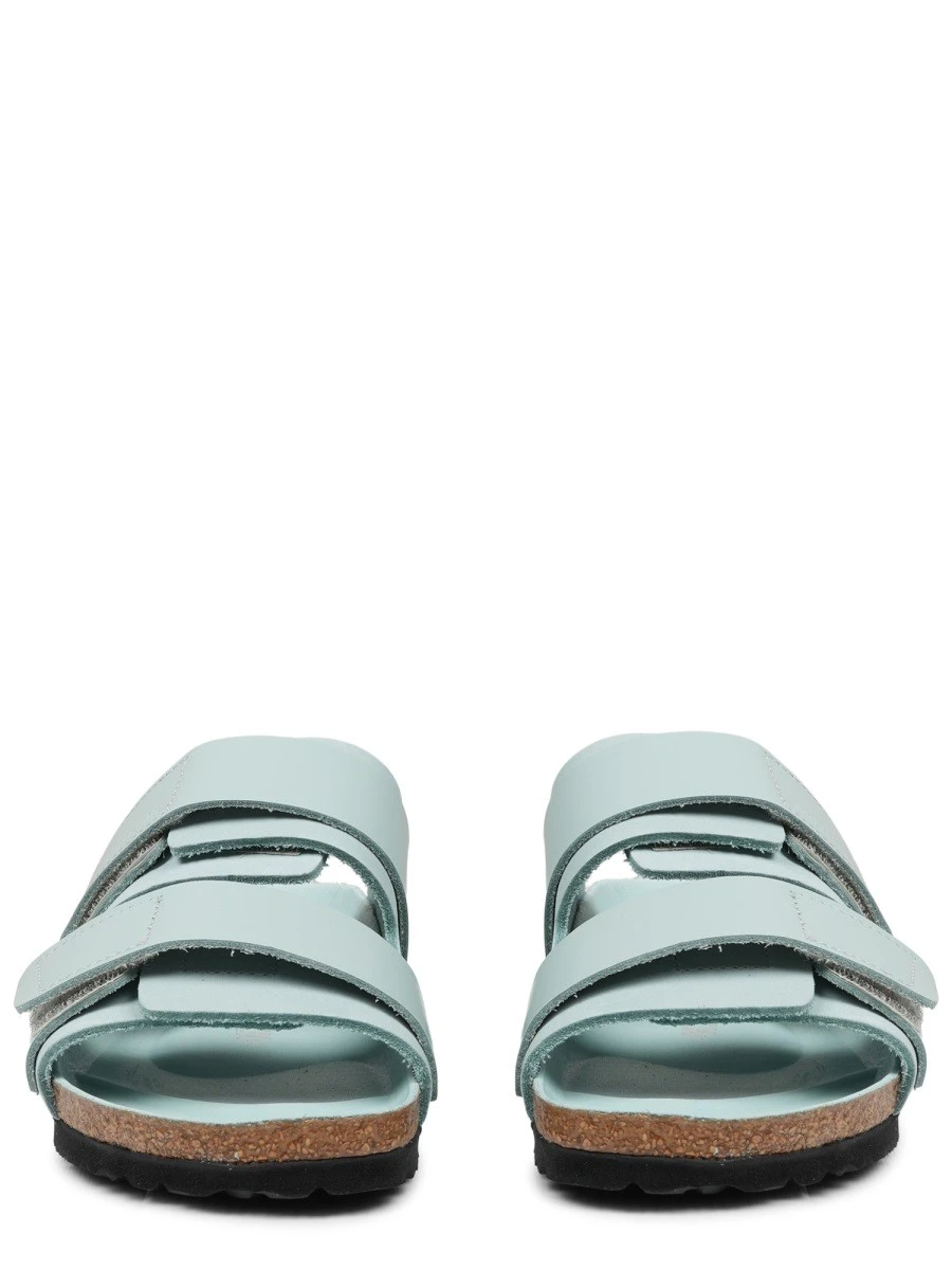 uji sandal.webp