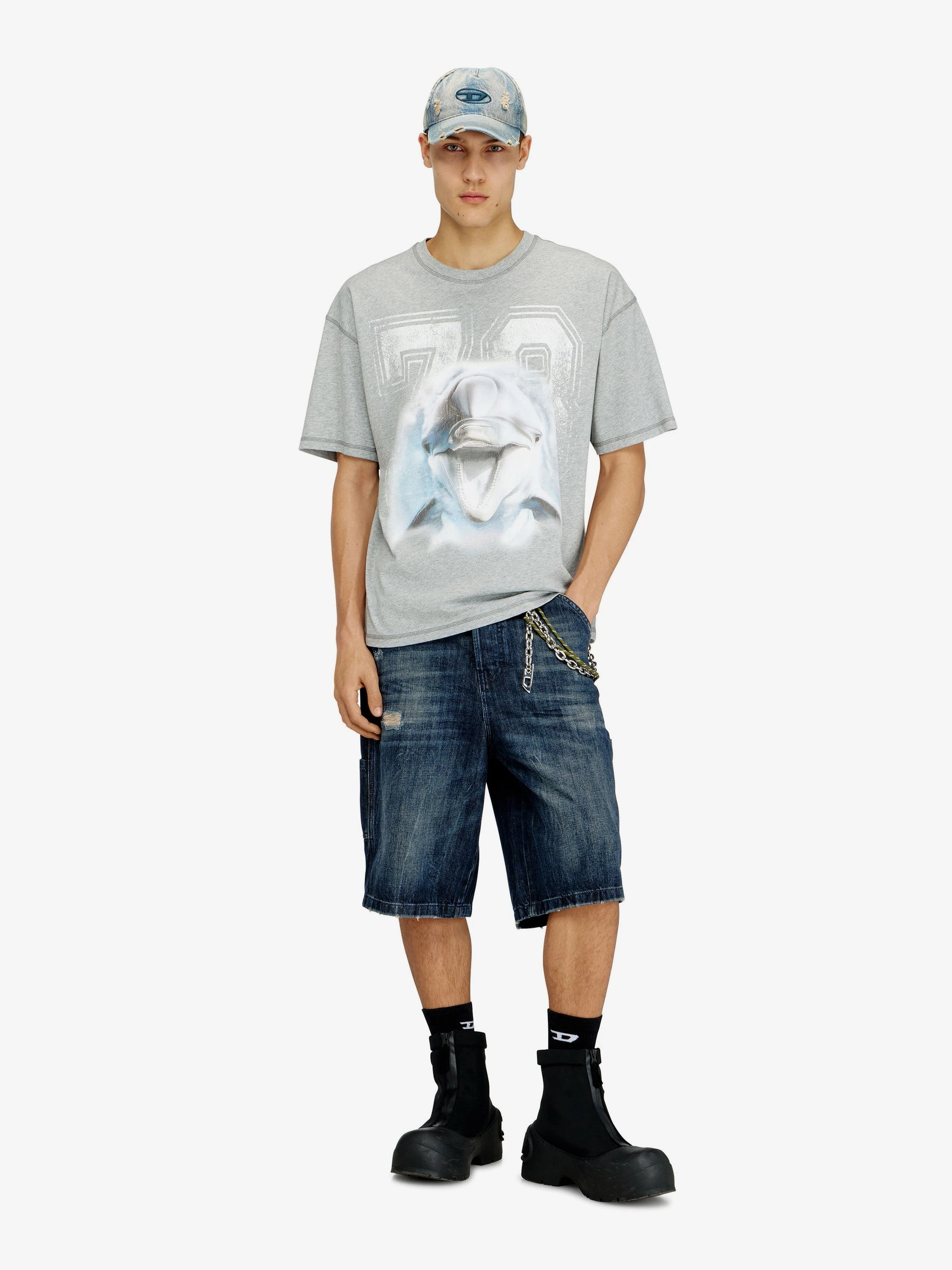 C-enic denim with used effect.webp