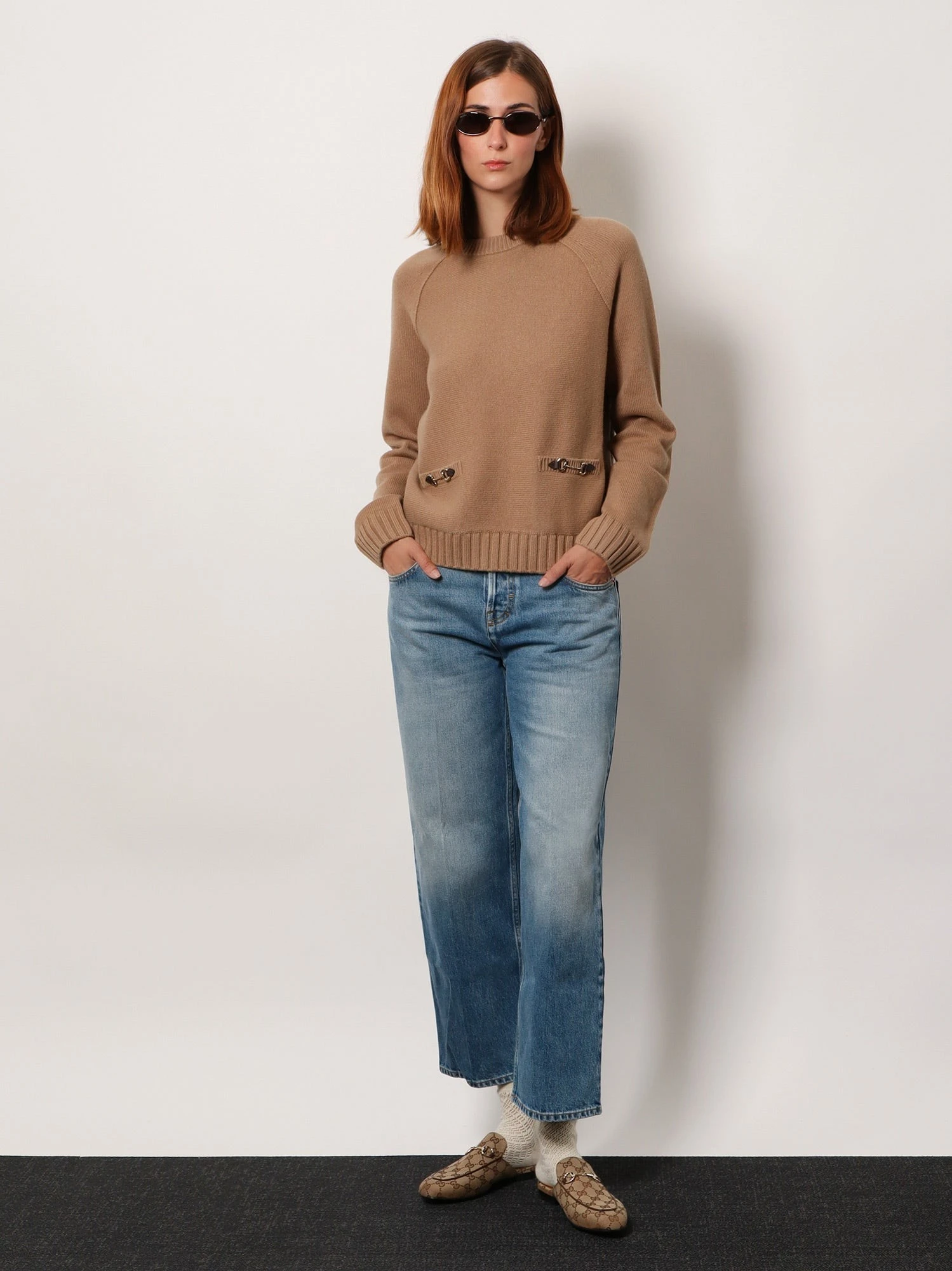 Cotton jeans with Gucci Rosso Ancora naplak tag.webp