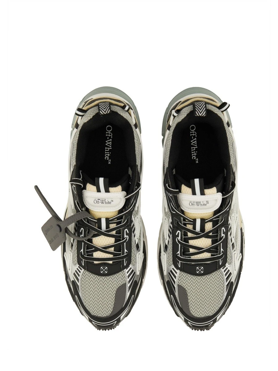 "BE RIGHT BACK" SNEAKER.webp
