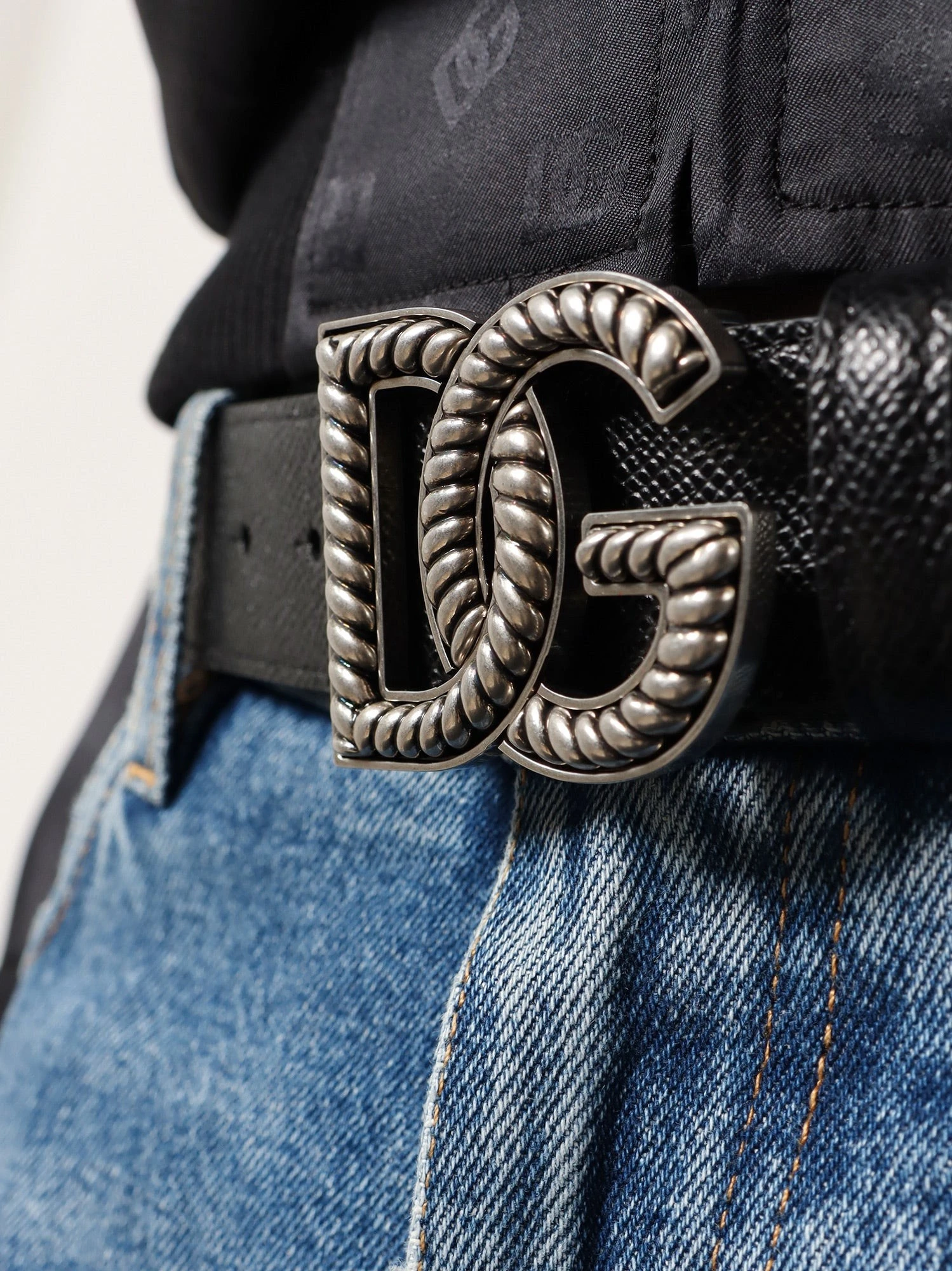 Leather belt.webp