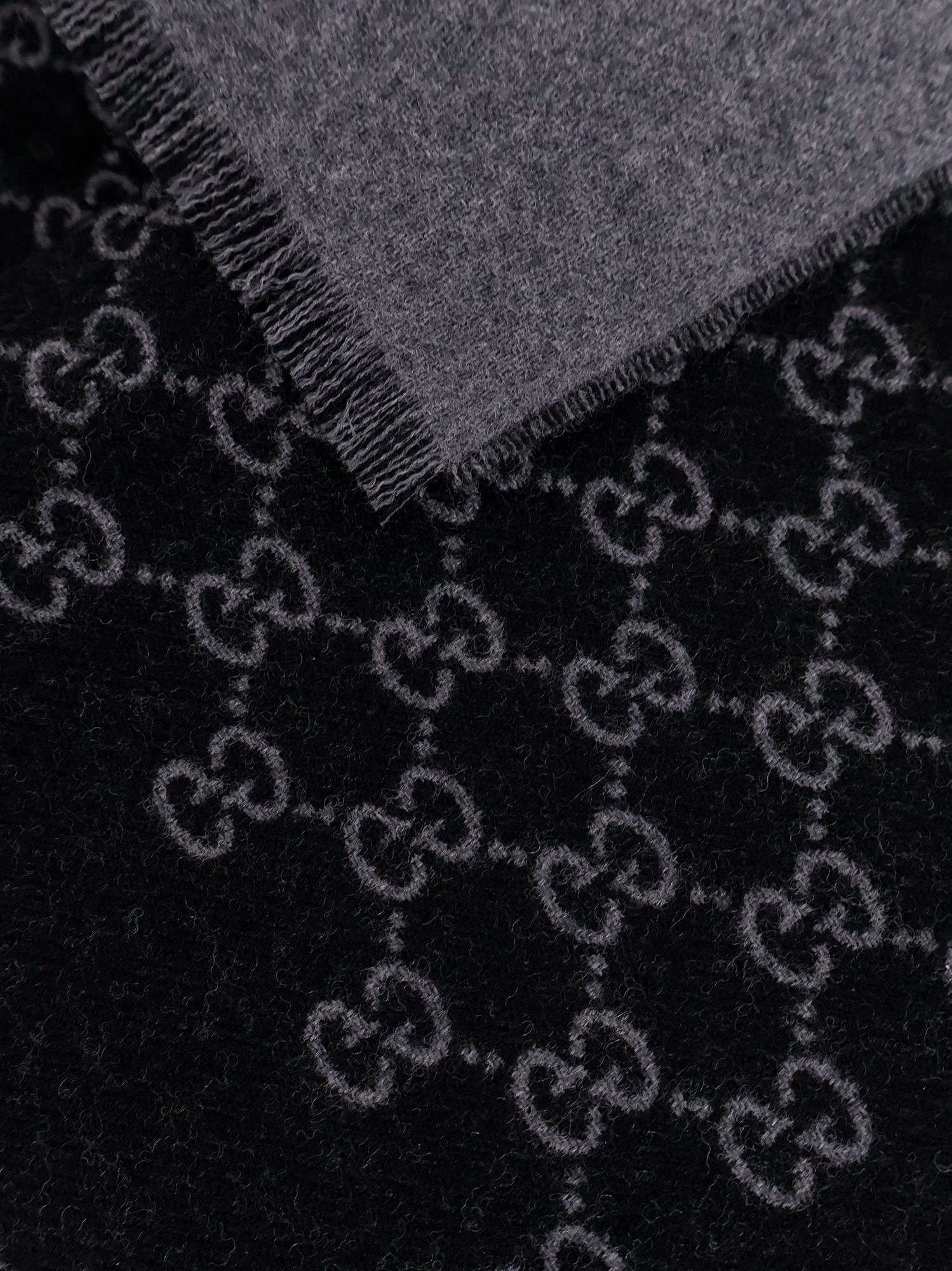 Double wool jacquard scarf with GG motif.webp