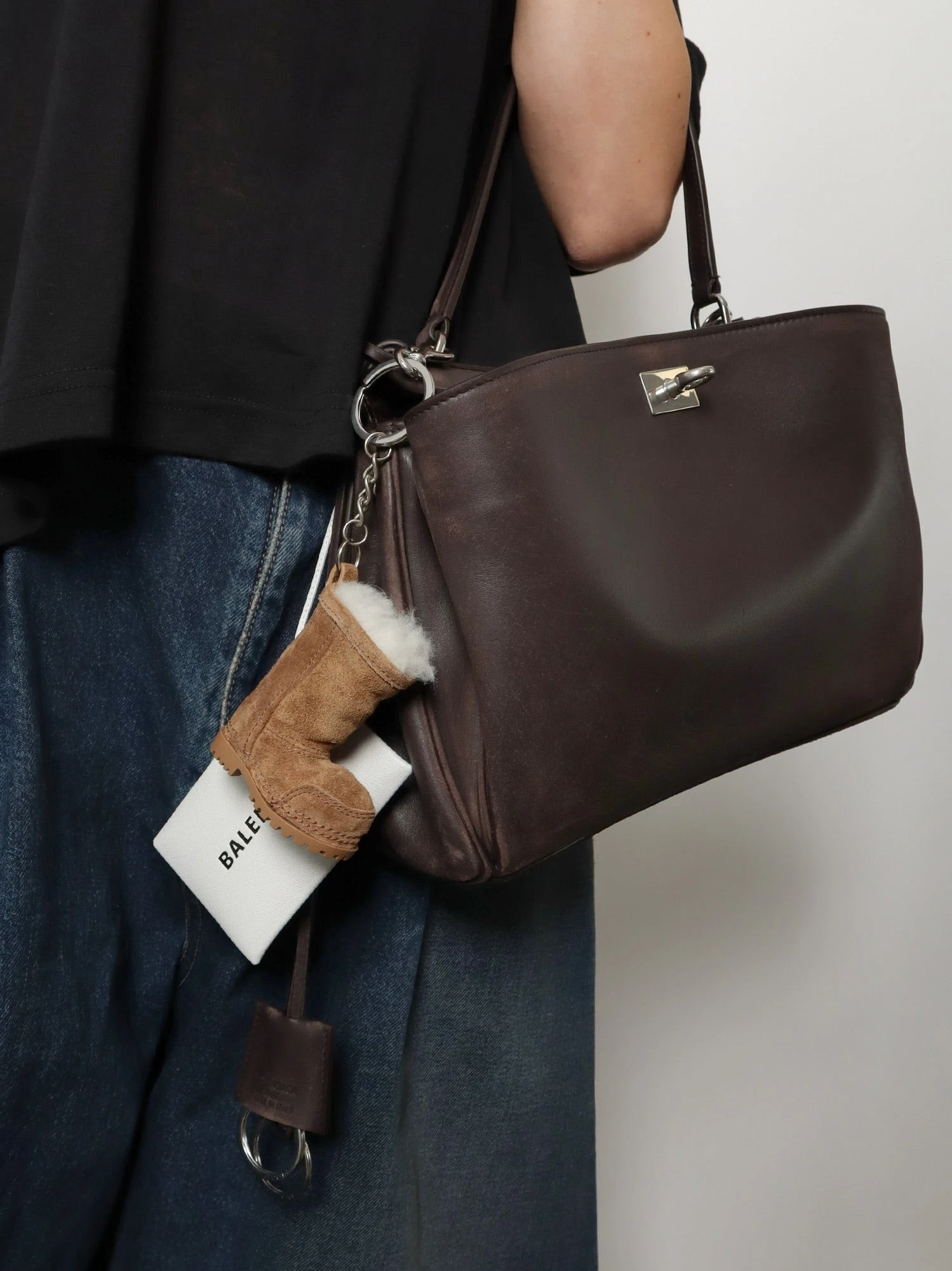 Rodeo S leather crossbody bag with vintage motif.webp