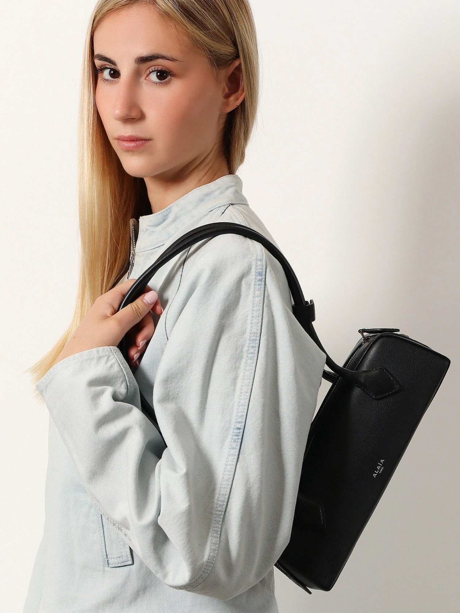 Teckel Small leather shoulder bag.webp