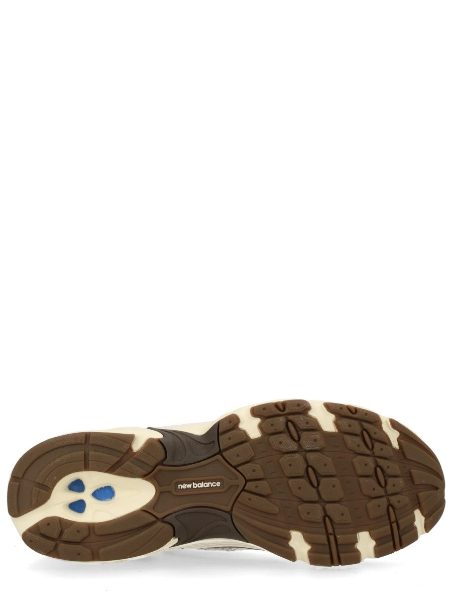 SNEAKER "530".webp