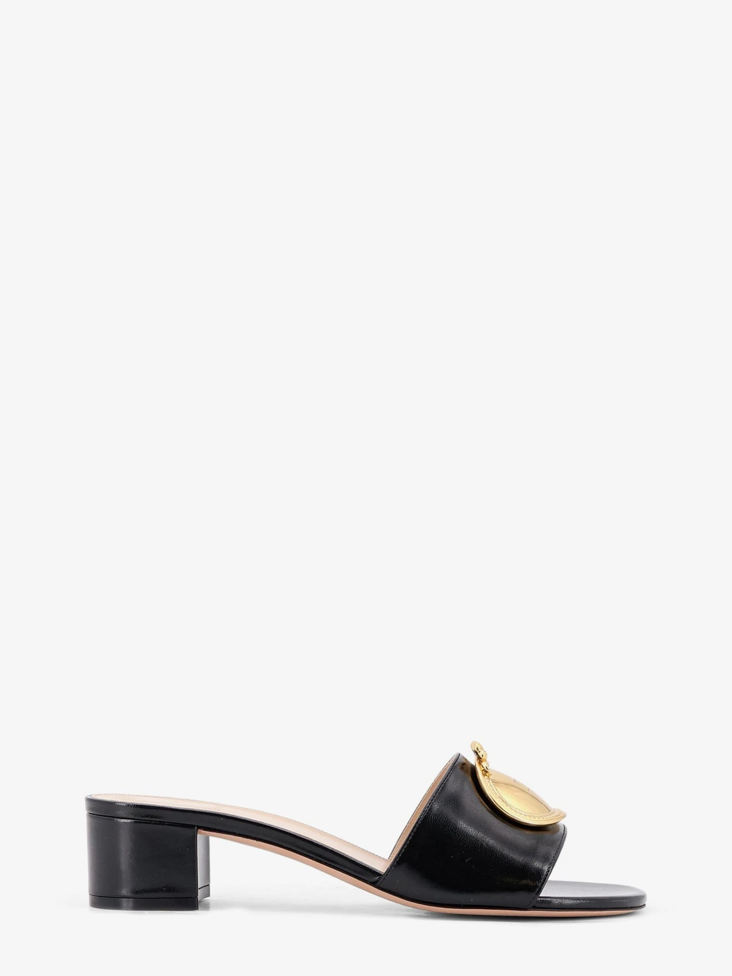 Leather sandals with Dior Médaillon logo.webp