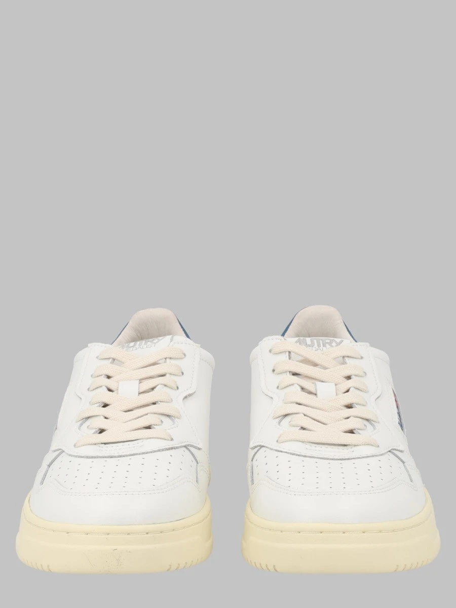 SNEAKER "MEDALIST LOW".webp