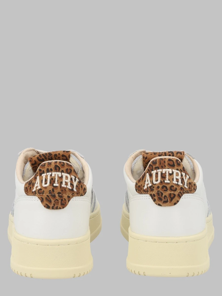 SNEAKER "MEDALIST LOW".webp