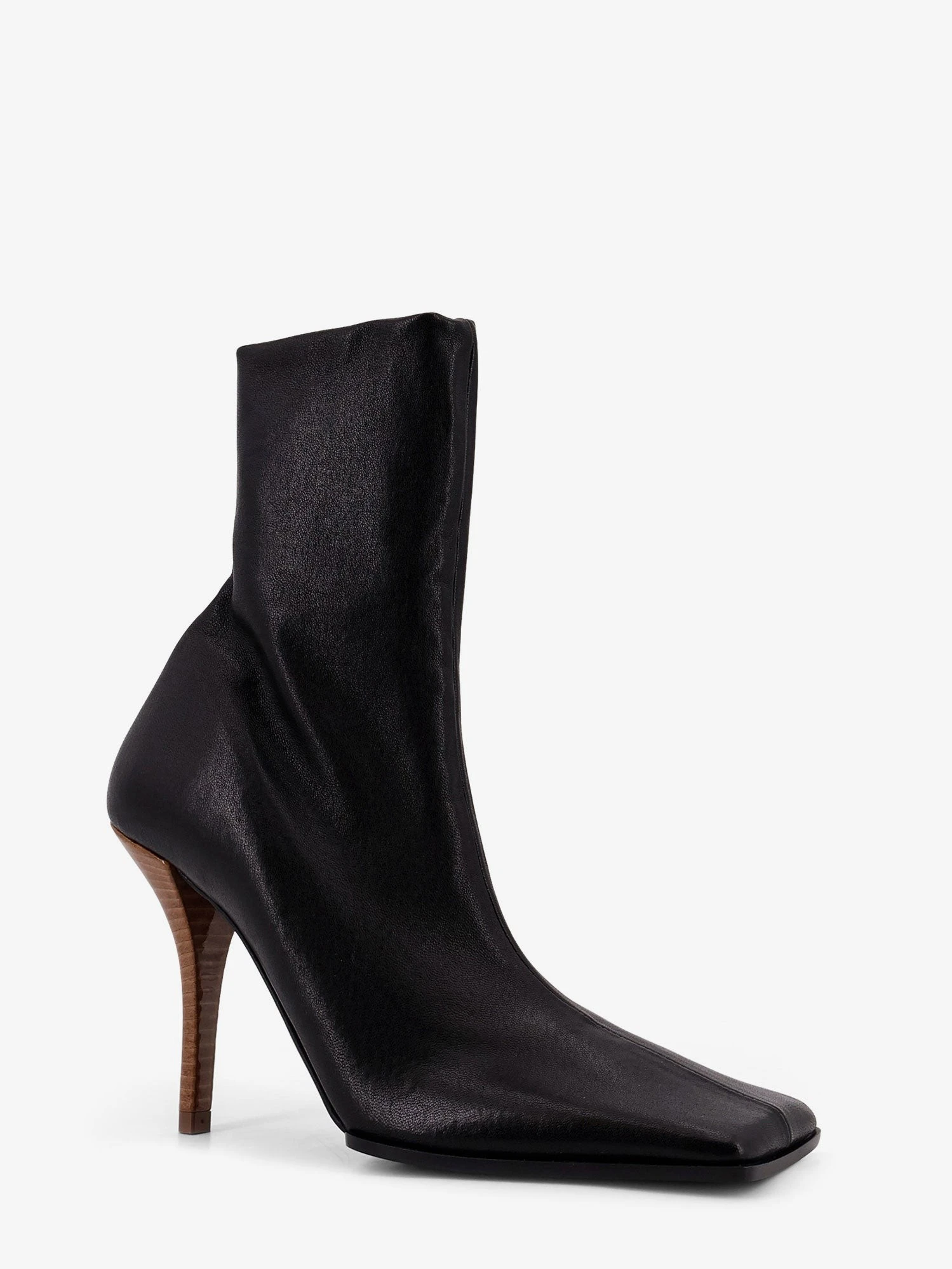 Leather boots.webp