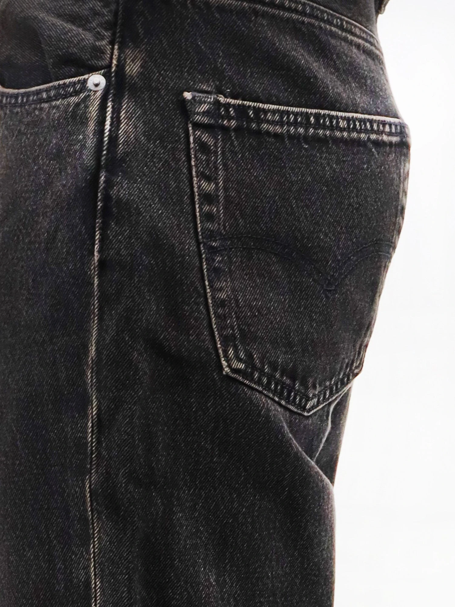 568 Loose Straight Jeans.webp
