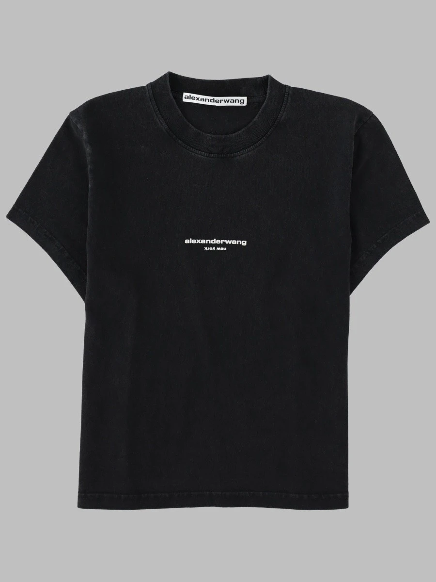 T-SHIRT CON LOGO.webp