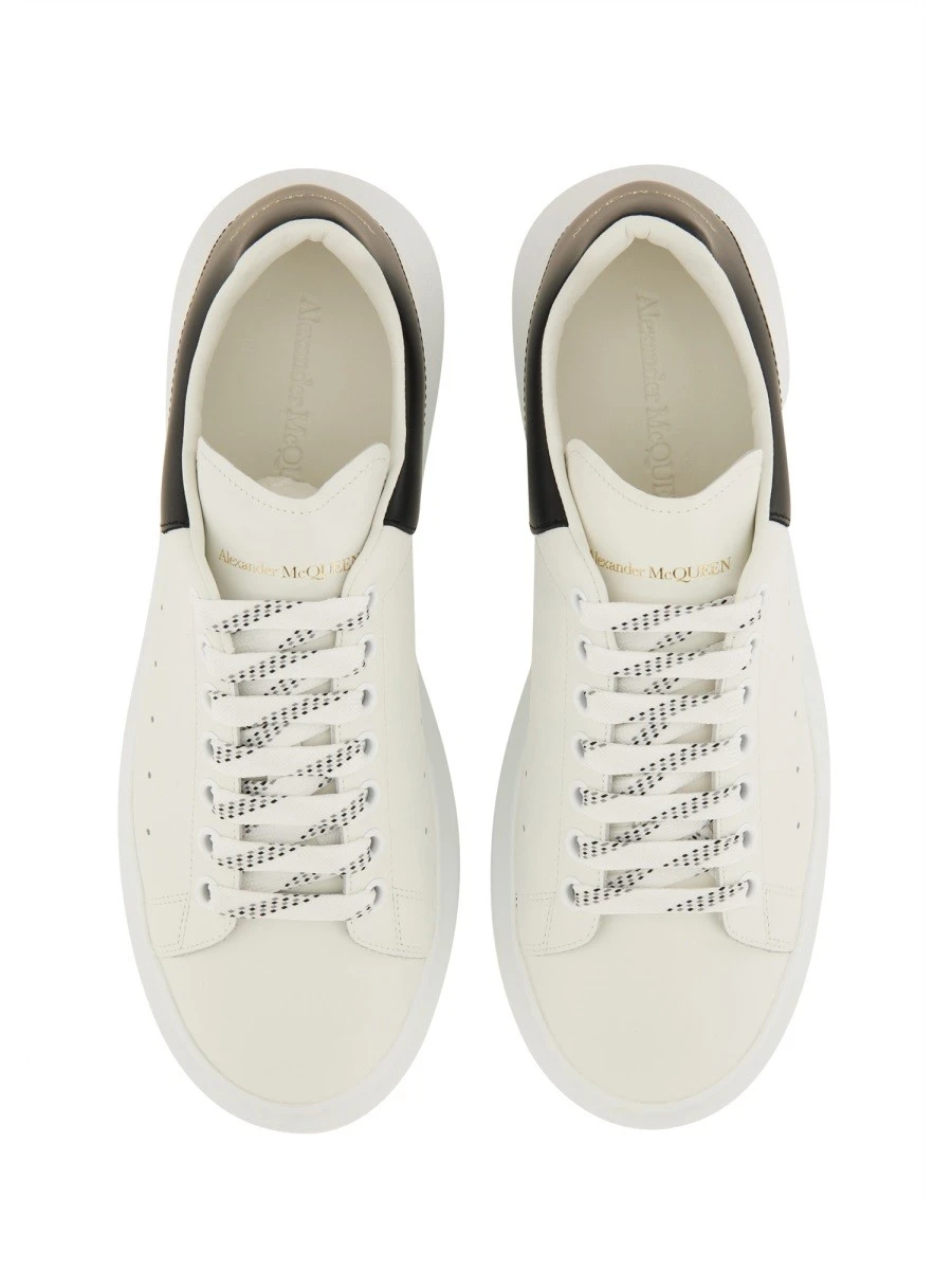 SNEAKER OVERSIZE.webp
