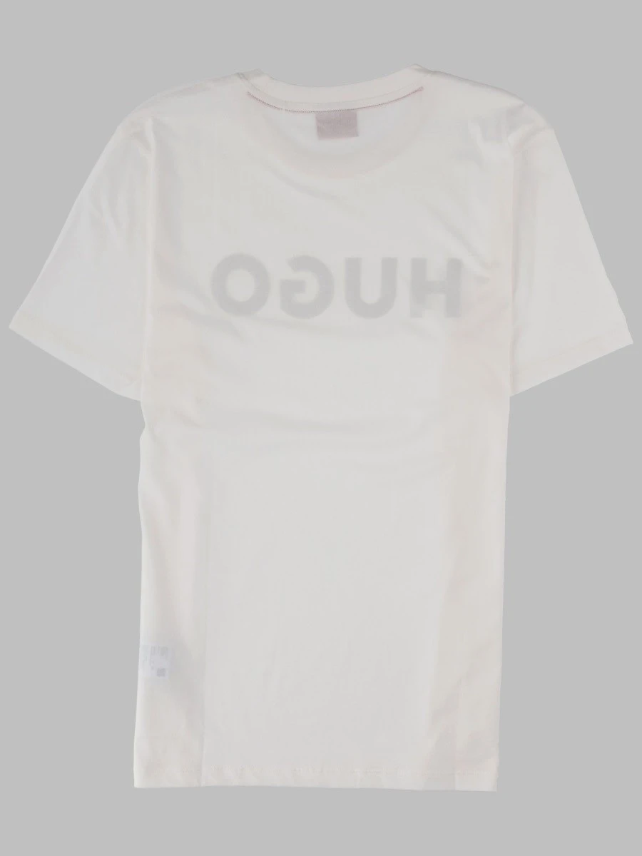 T-SHIRT CON LOGO.webp