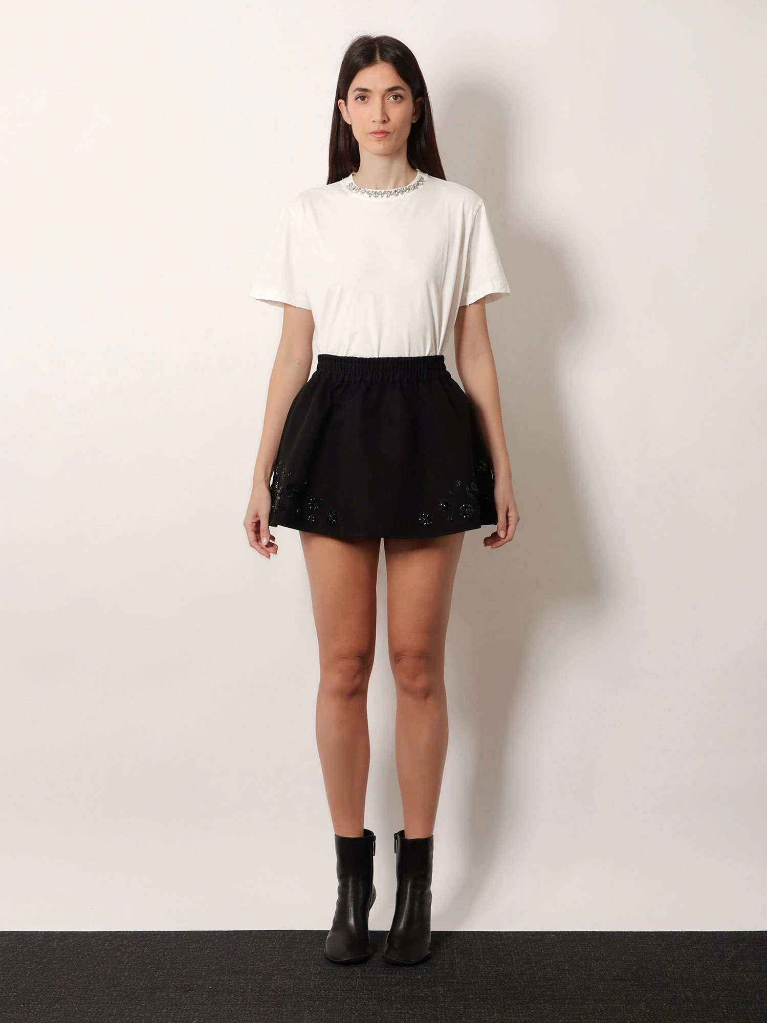 Cotton t-shirt with rhinestones.webp