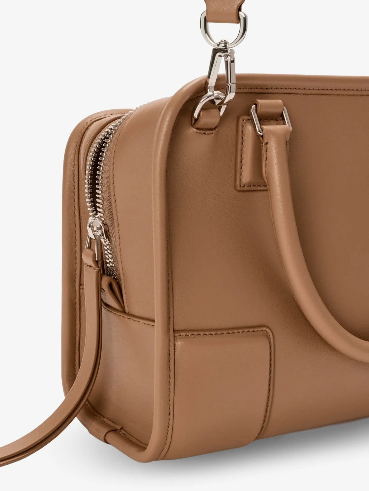 Amazona 180 leather handbag.webp