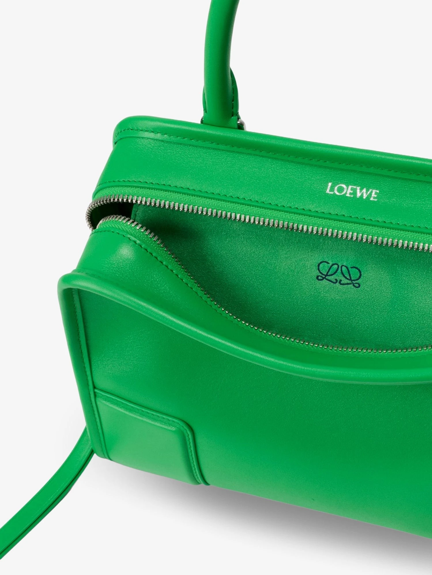 Amazona 180 leather handbag.webp