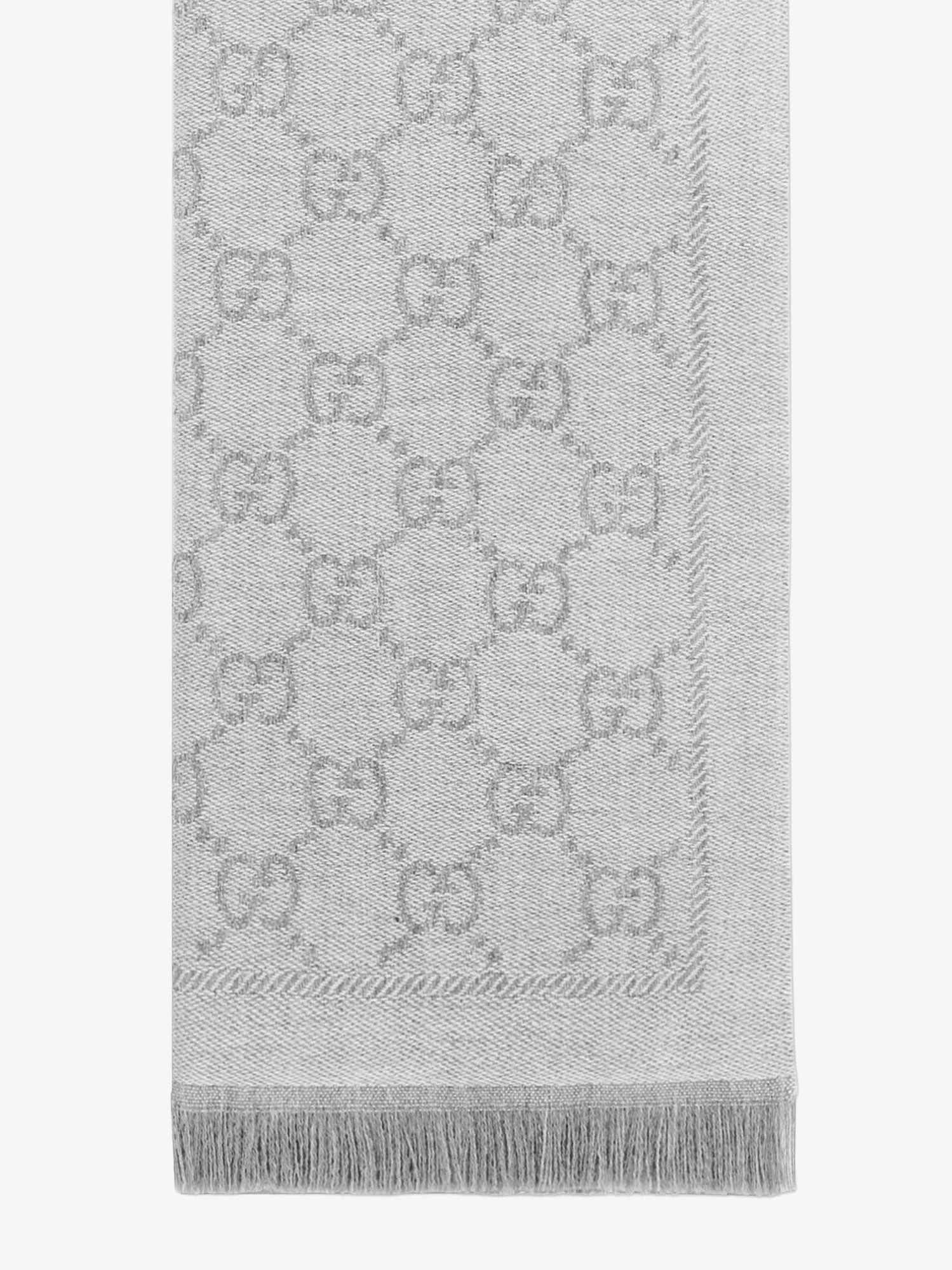 Wool scarf.webp