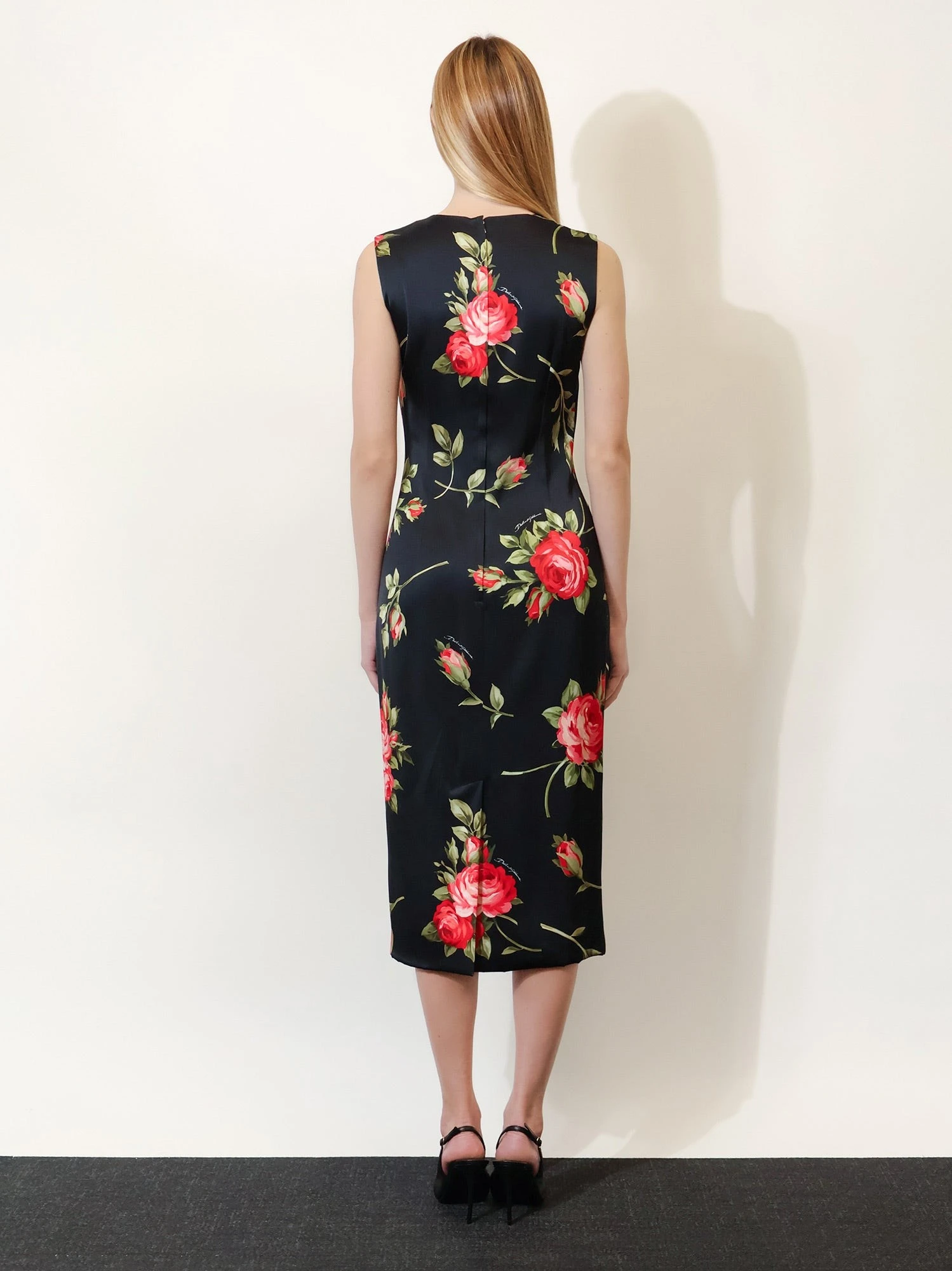 Viscose dress with iconic print.webp