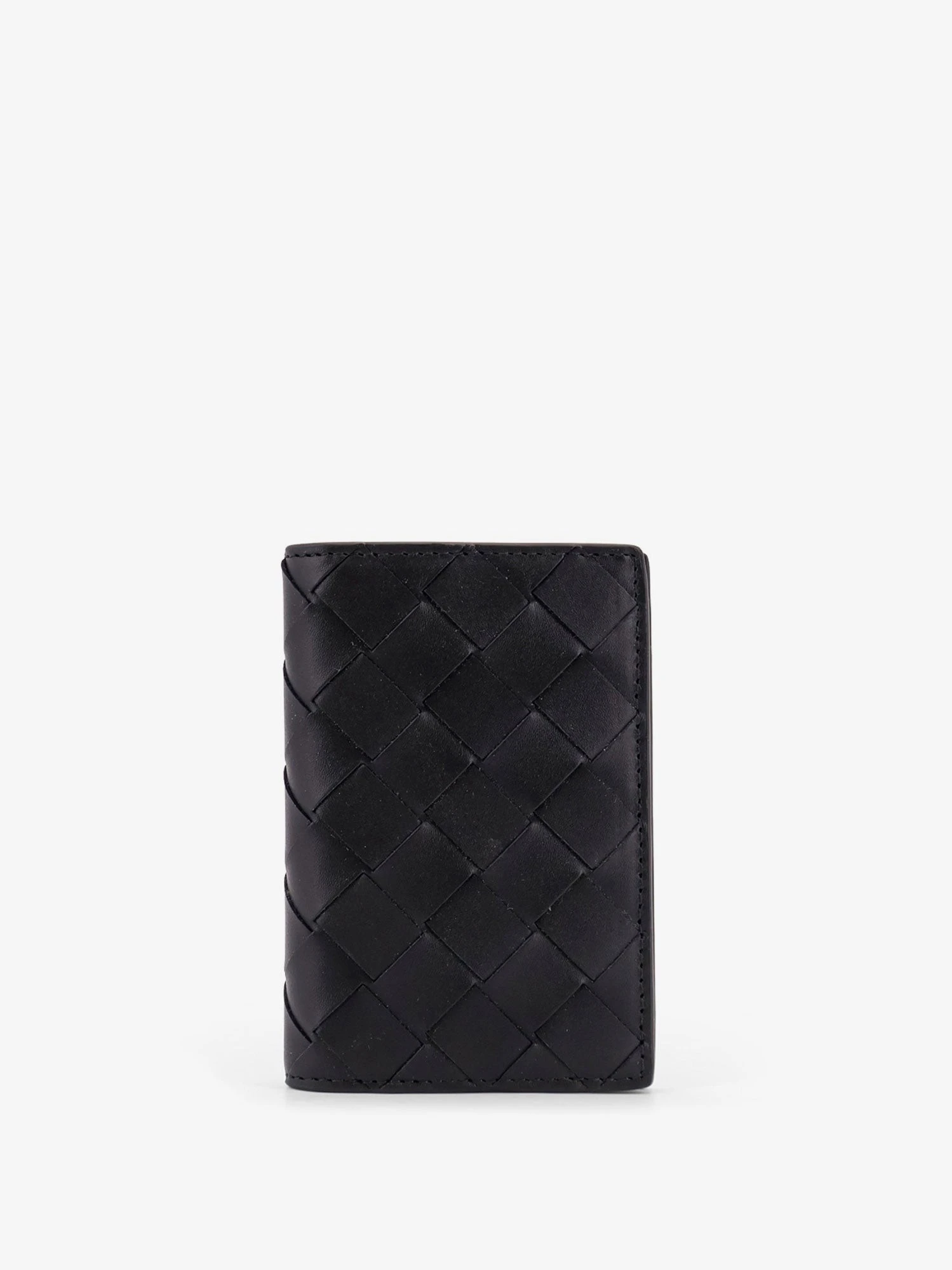 Leather card holder with Intrecciato pattern.webp
