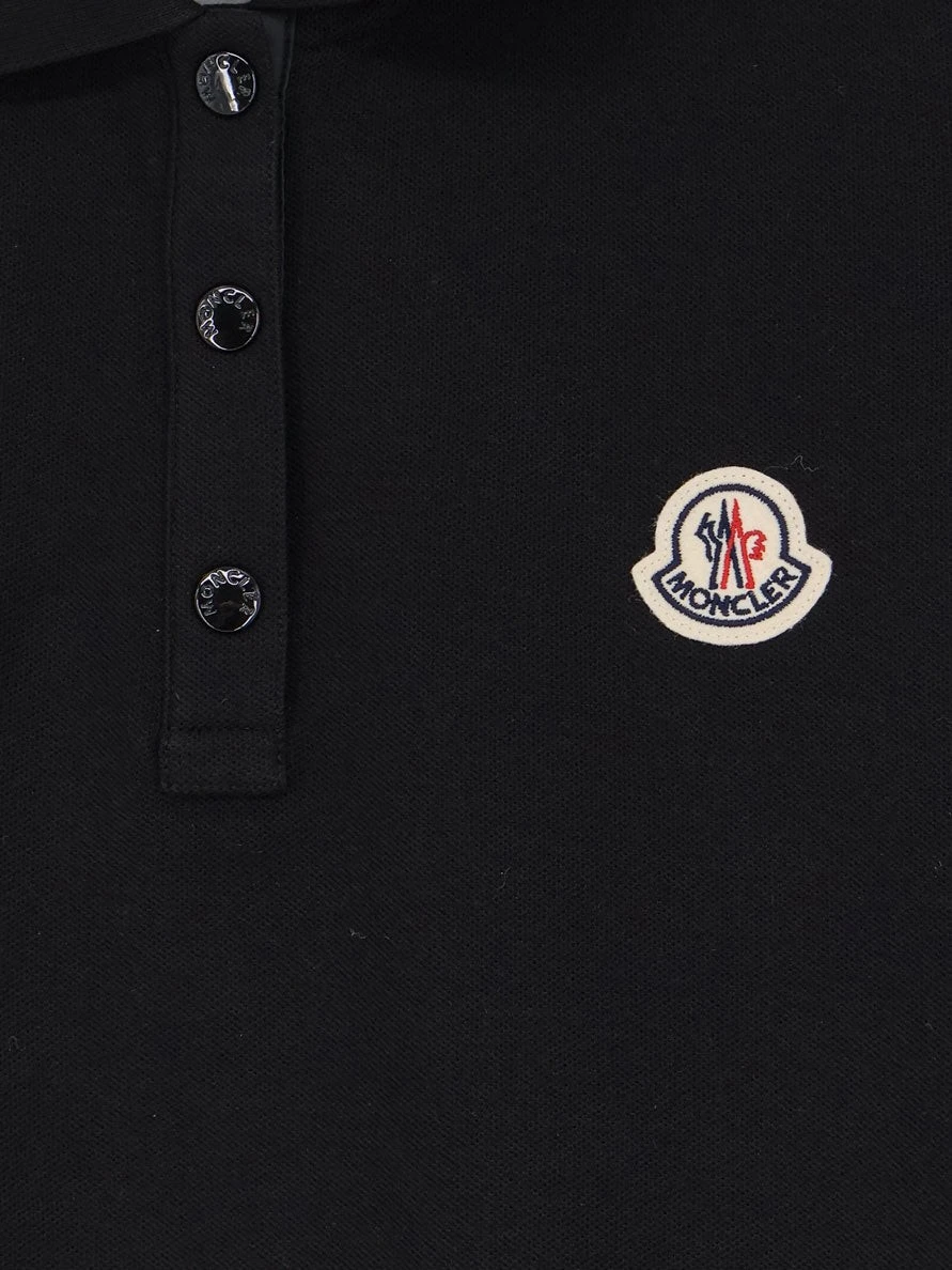 Cotton polo shirt with logo patch.webp