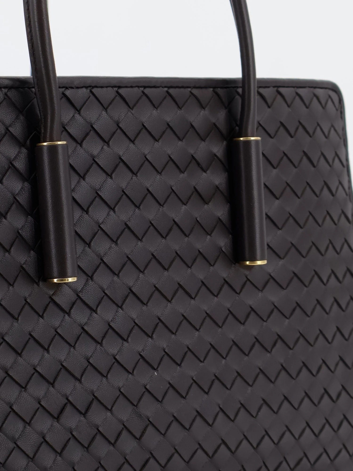 Barbara leather handbag with Intrecciato motif.webp
