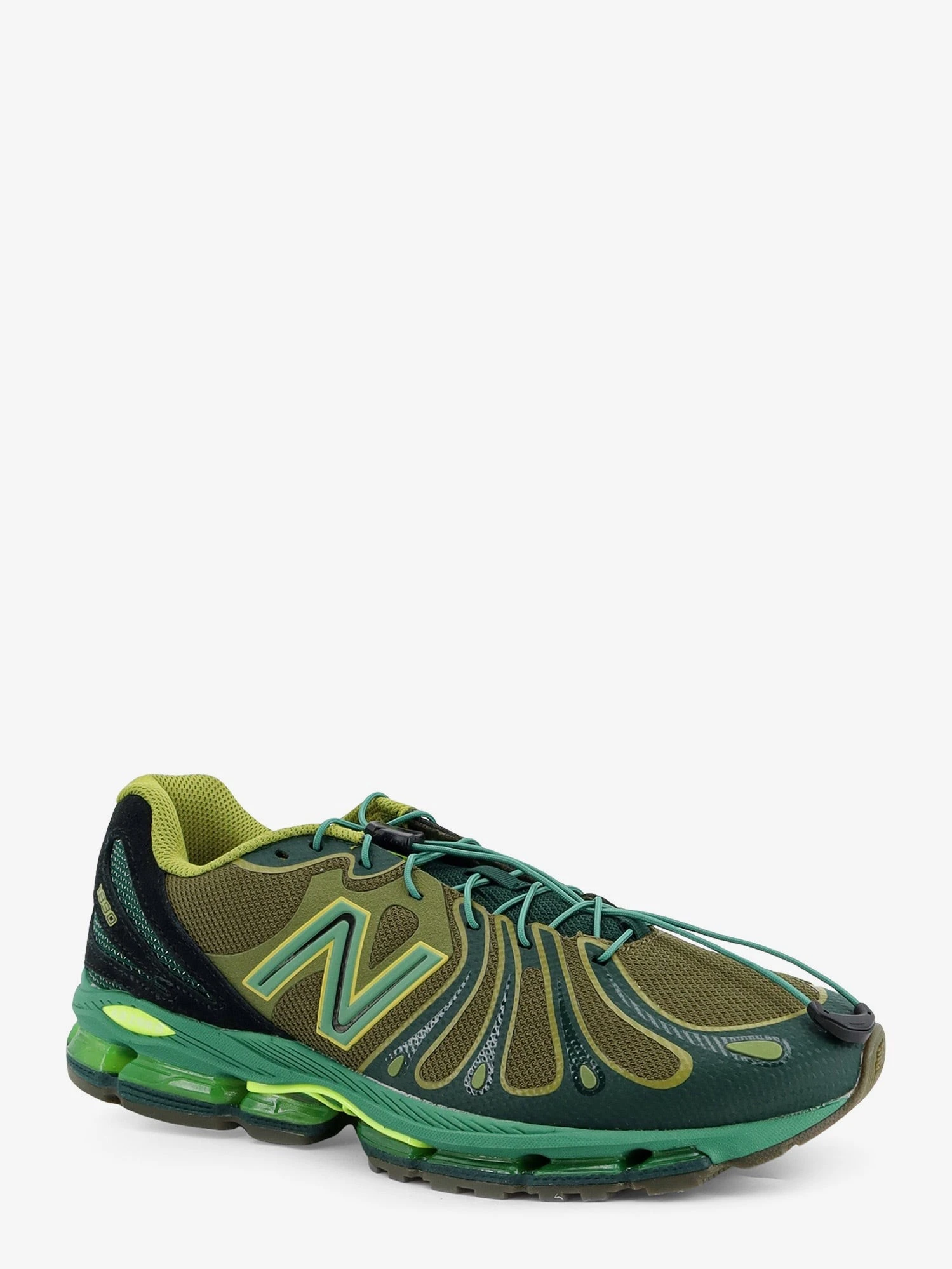 U18907 mesh sneakers with iconic side logo.webp