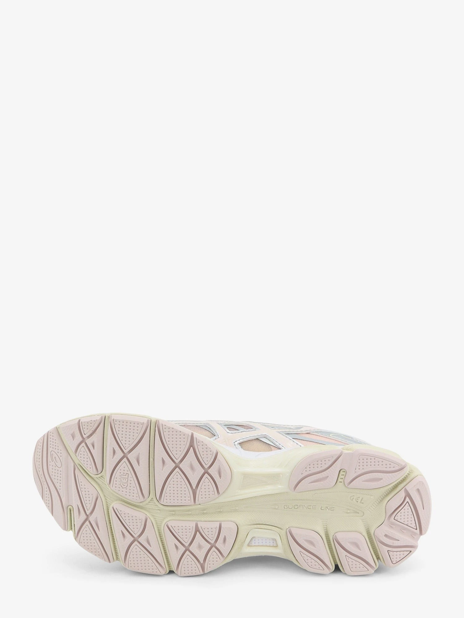Gel-Cumulus 16 mesh sneakers with contrasting inserts.webp