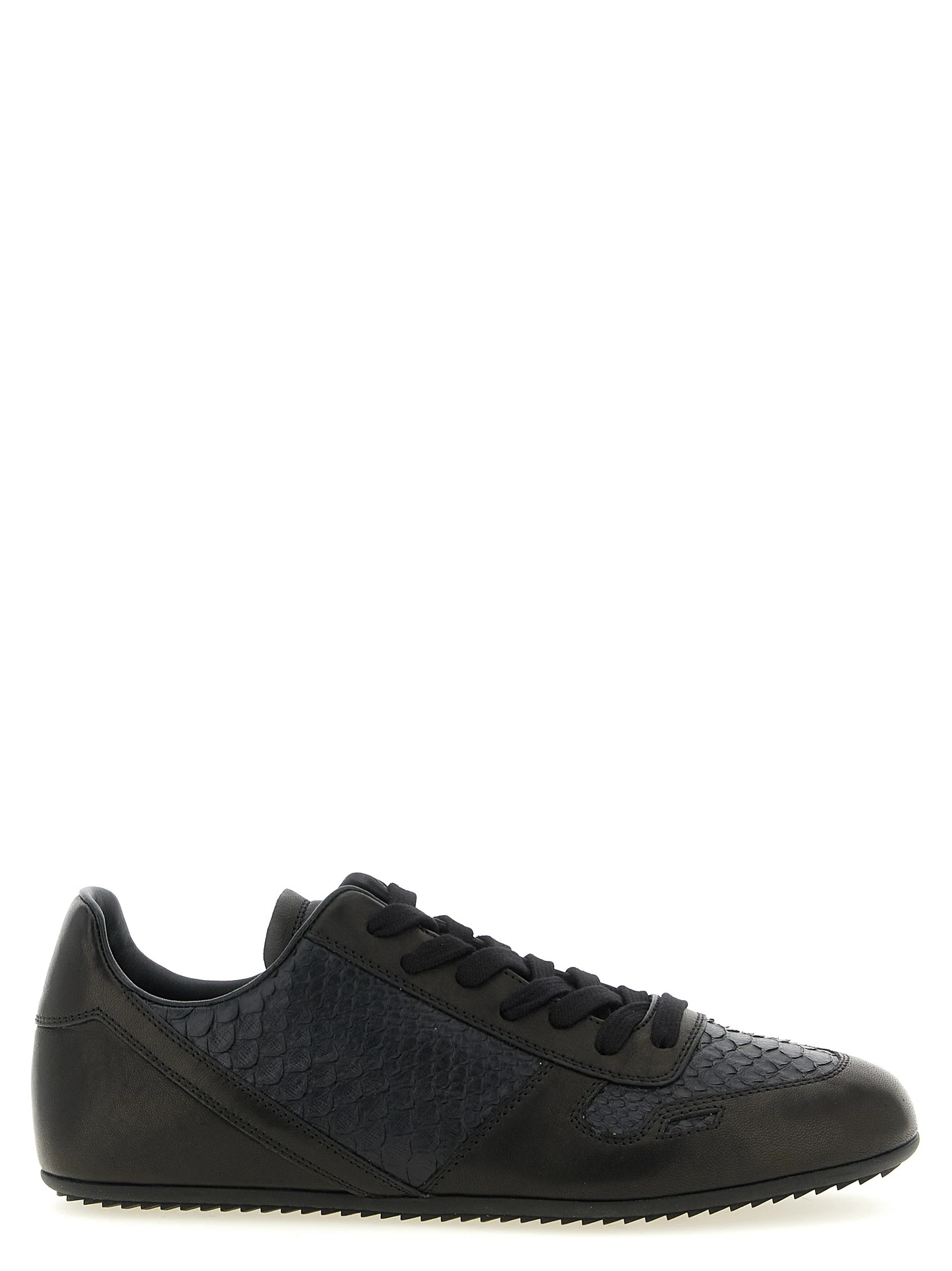 'Minimal Sneaks' sneakers