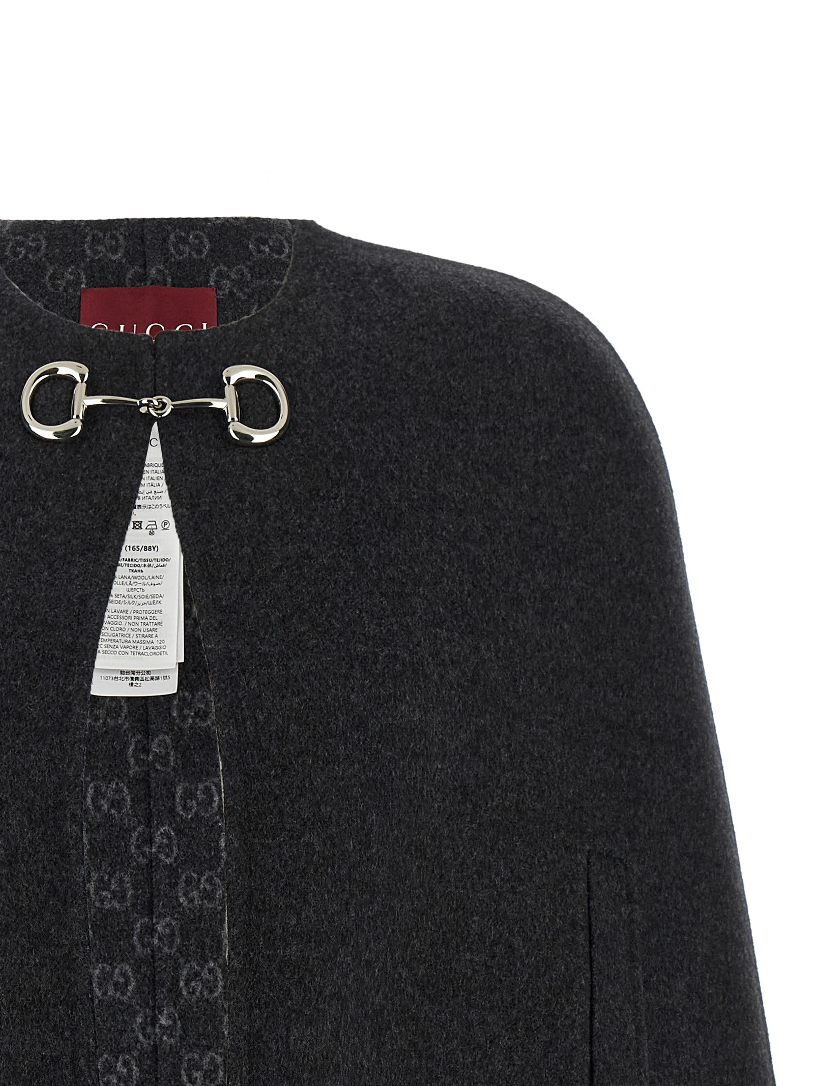 'Morsetto' cape