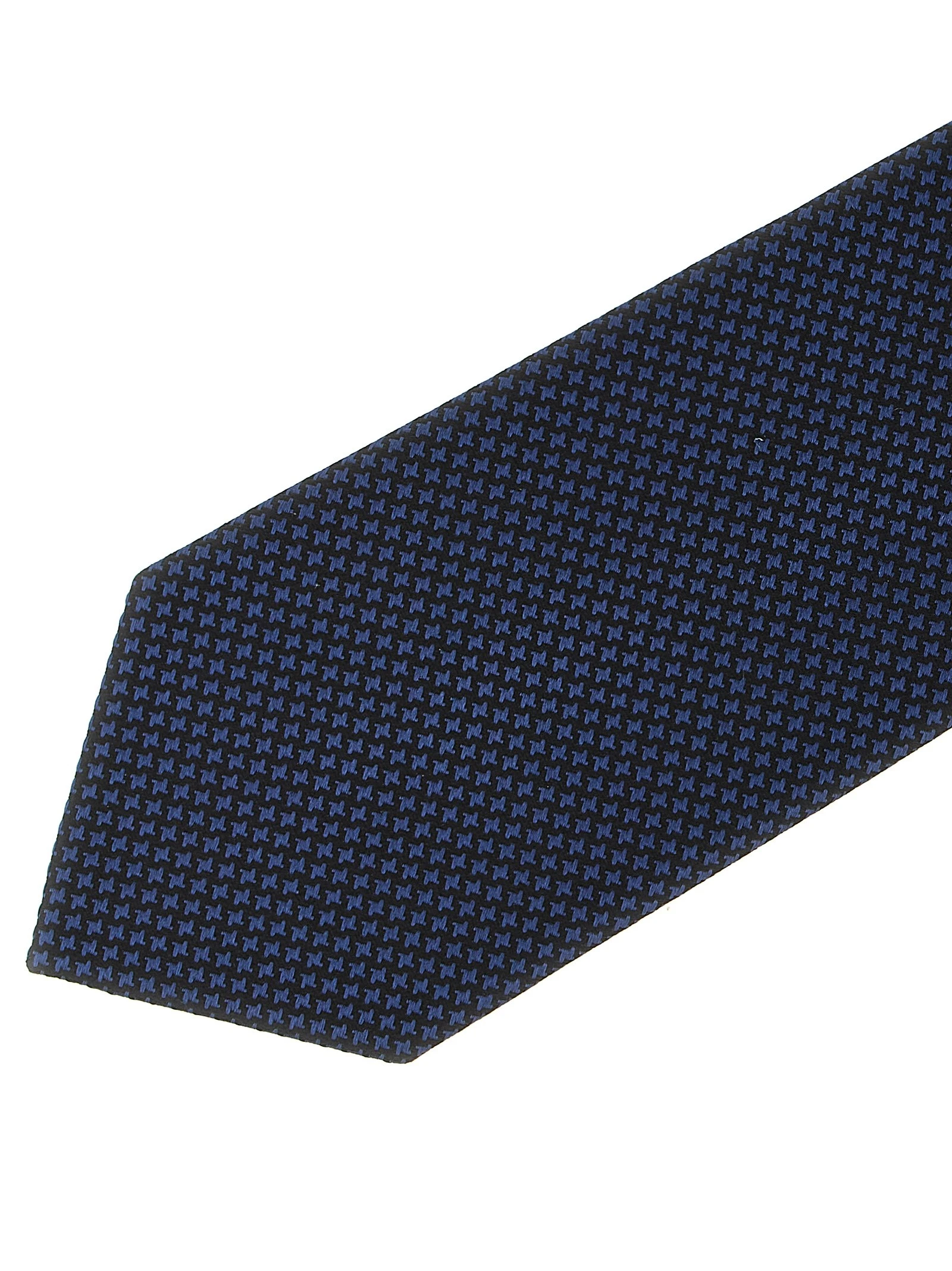 Silk tie