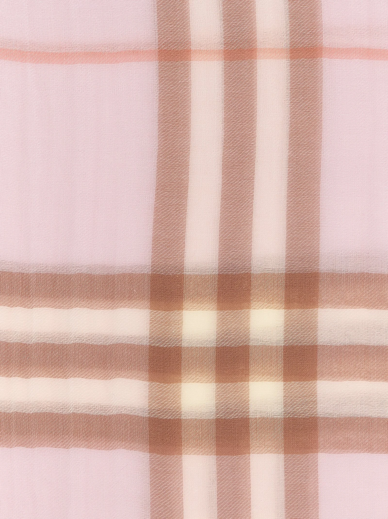 'Giant' scarf