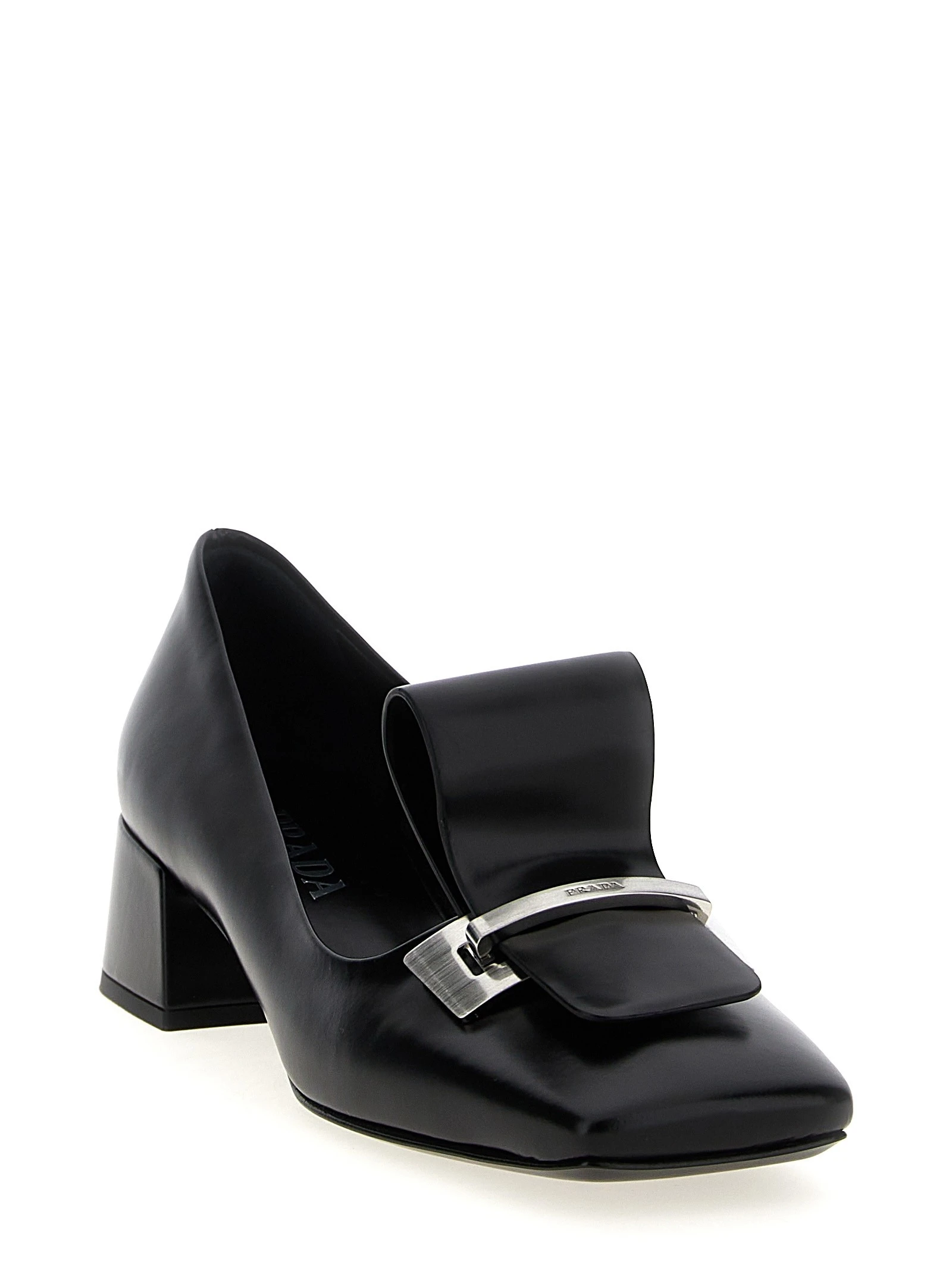 Leather pumps