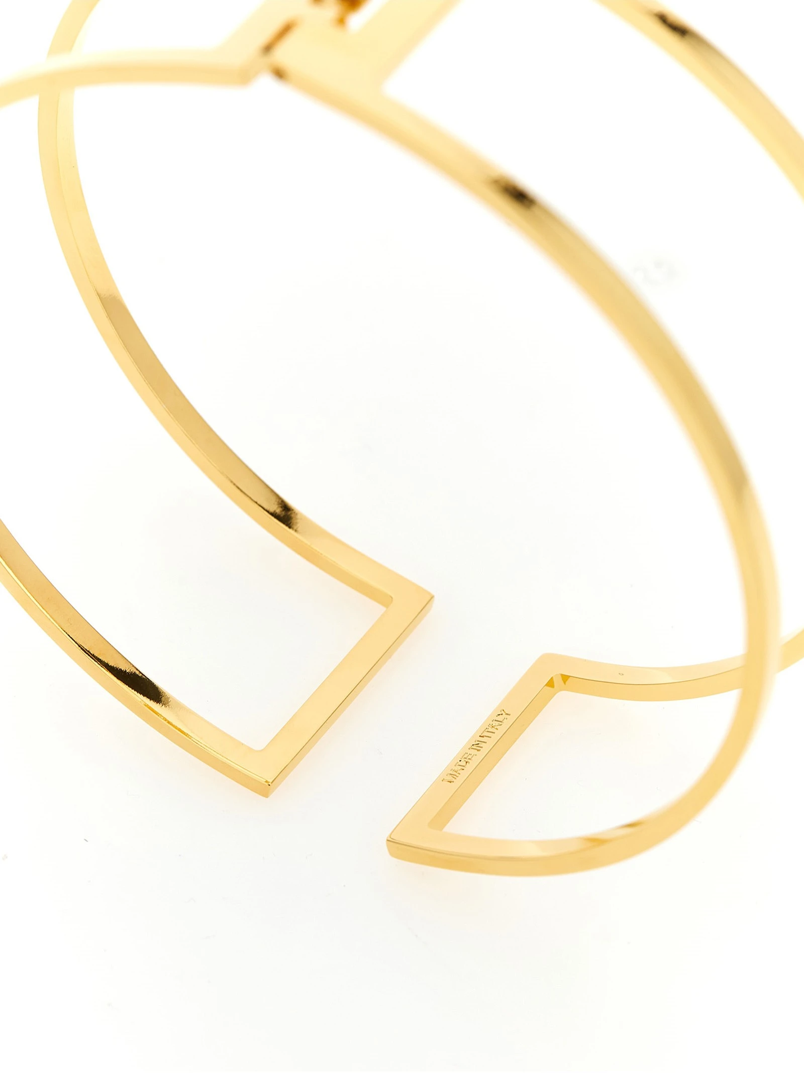 Chocker necklace