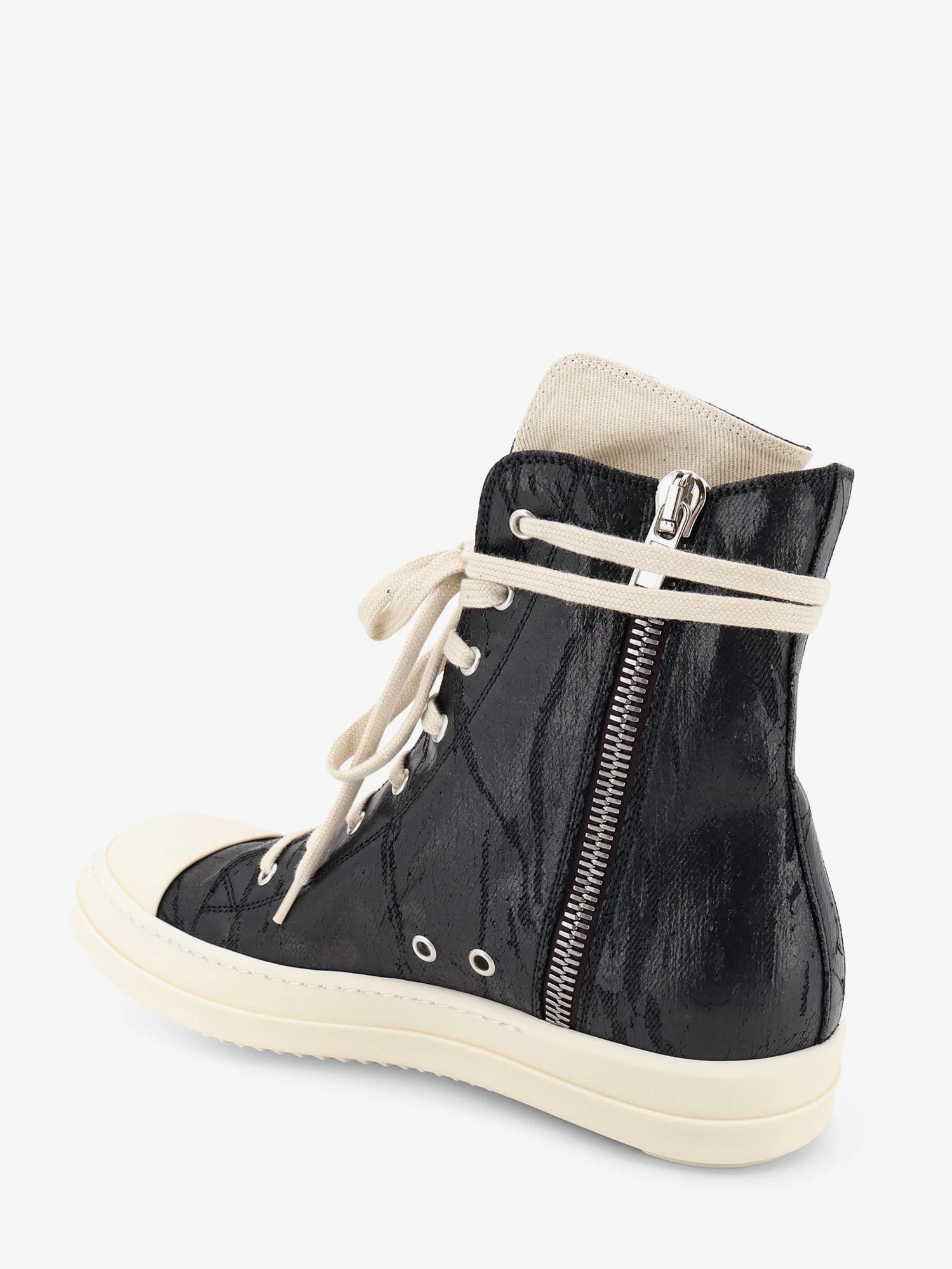 High-Top leather Sneaks
