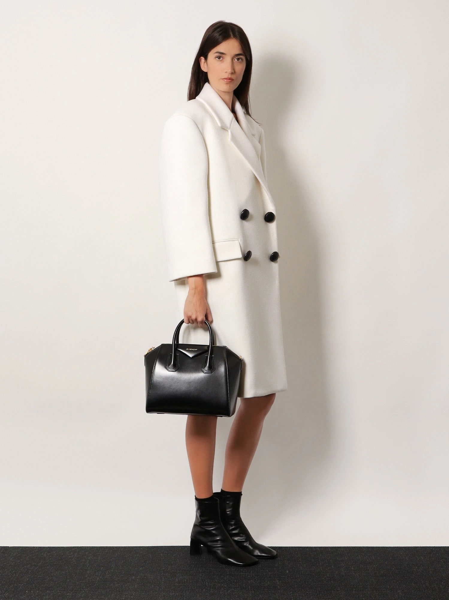 Antigona Small leather crossbody bag