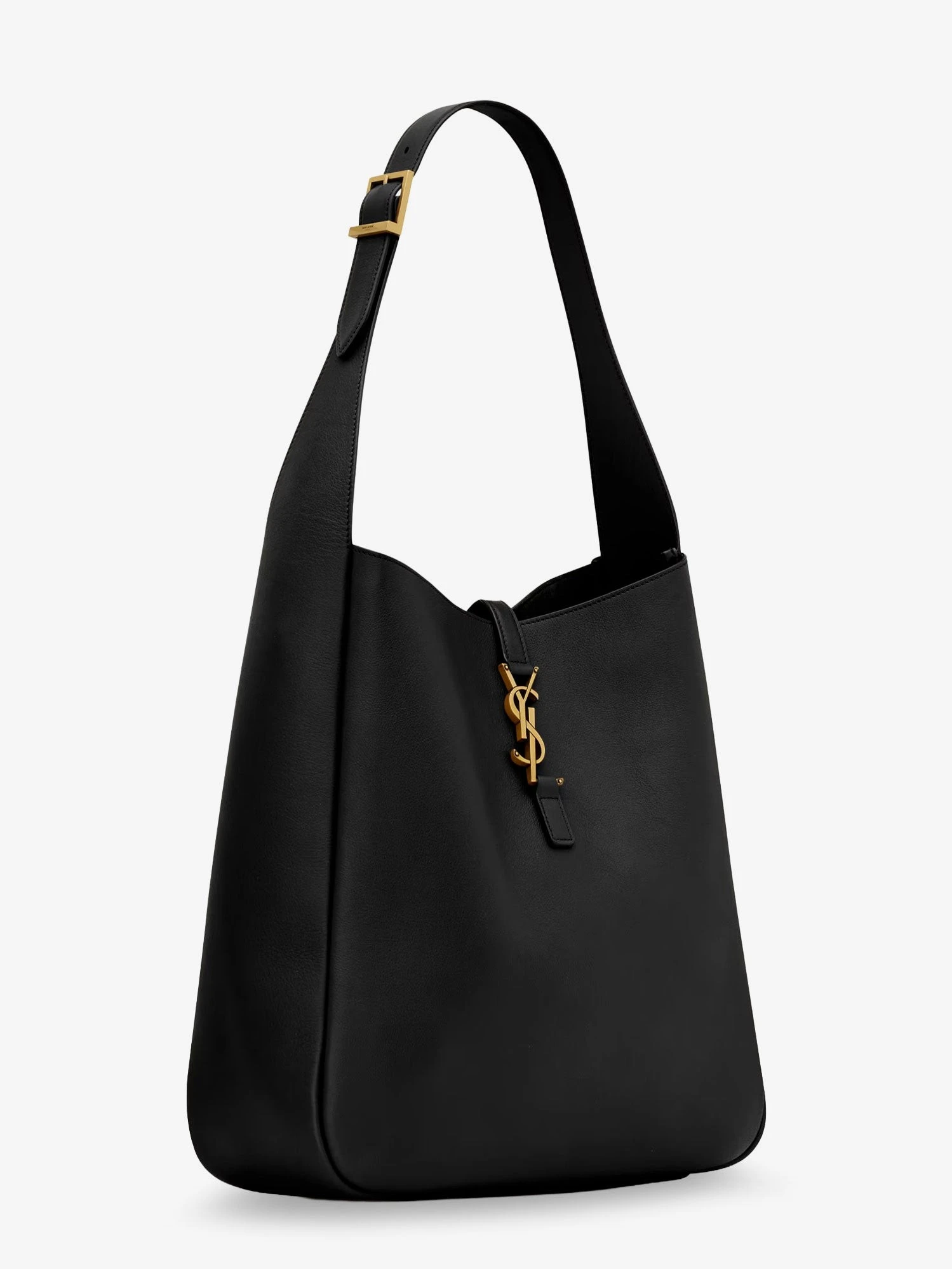 Le 5 à 7 hammered leather shoulder bag