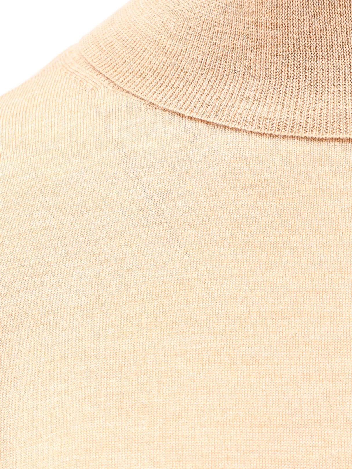 Virgin wool turtleneck