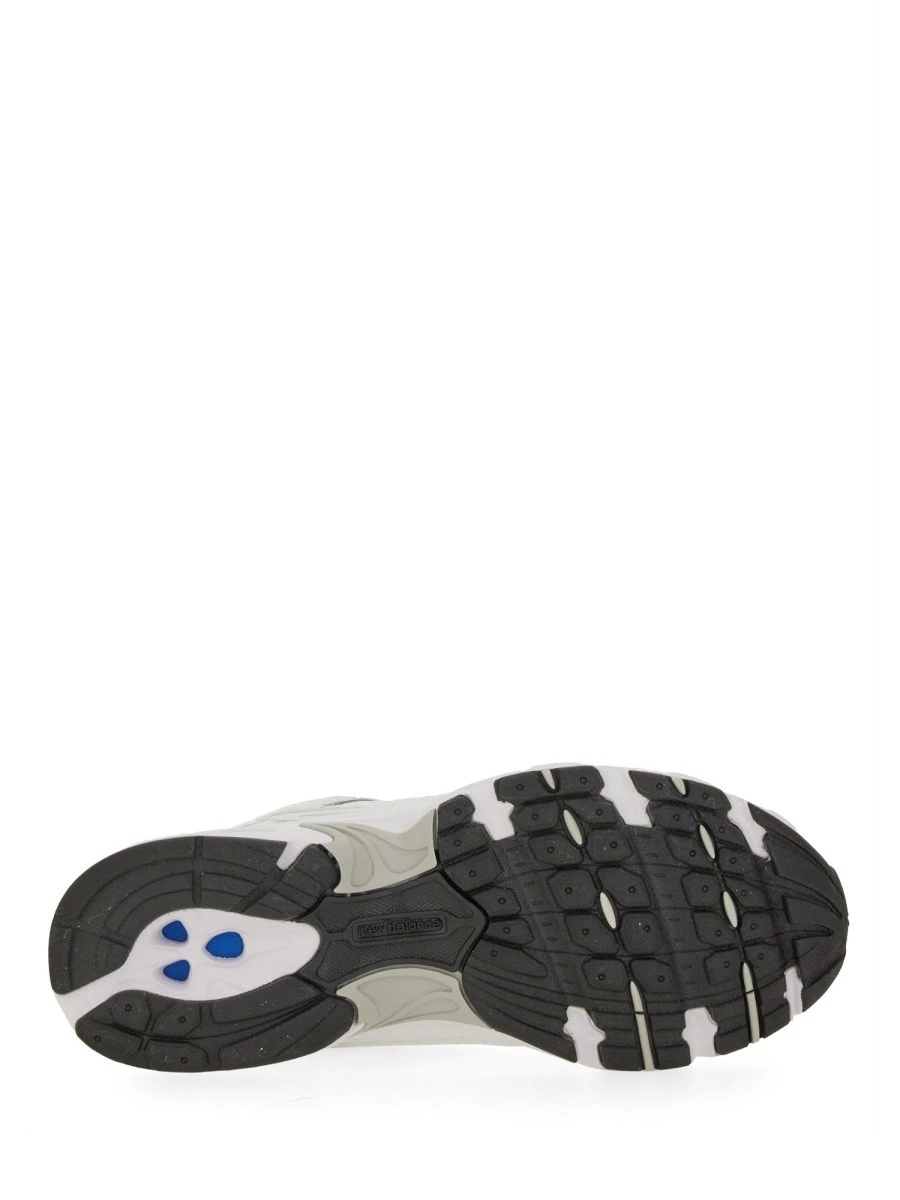 SNEAKER 530