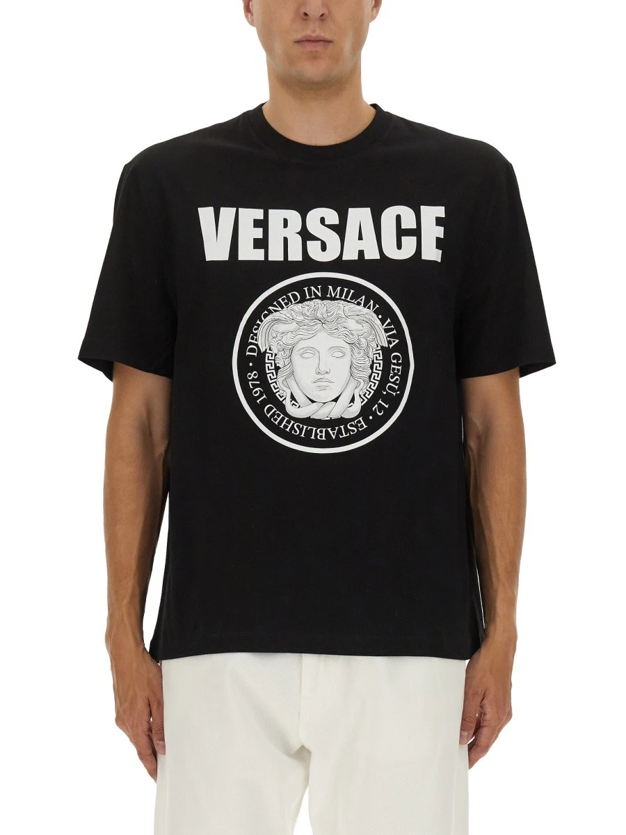 T-SHIRT WITH LOGO