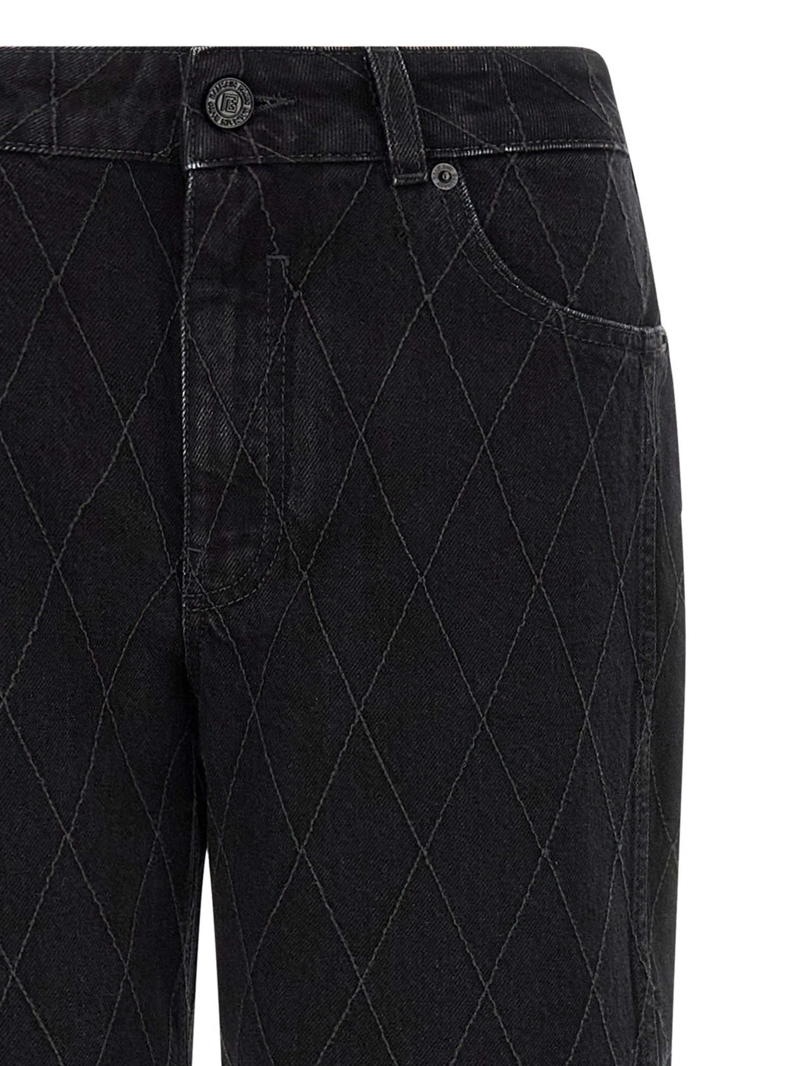 Diamond-shaped jeans