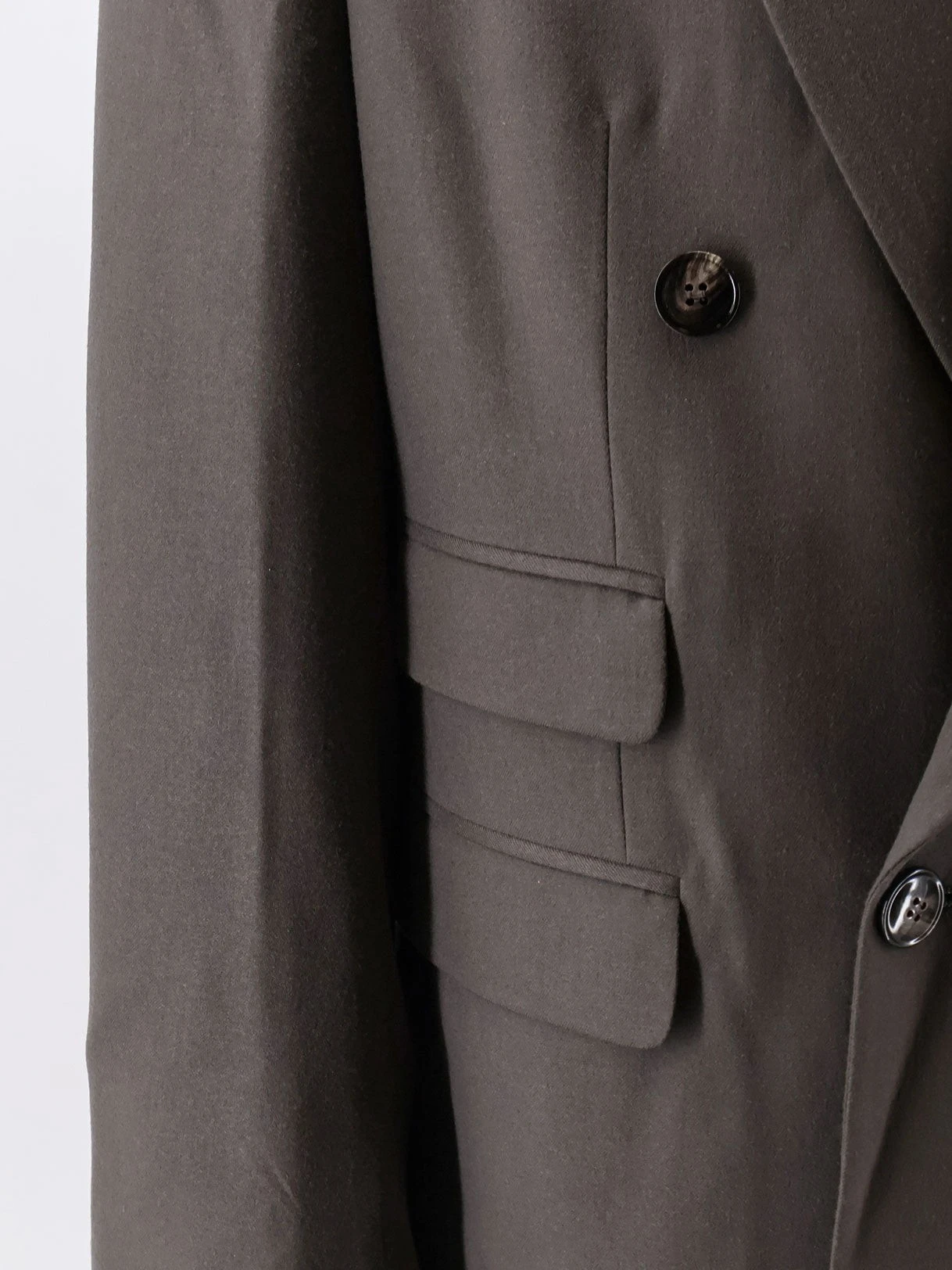 Oversized fluid virgin wool suit